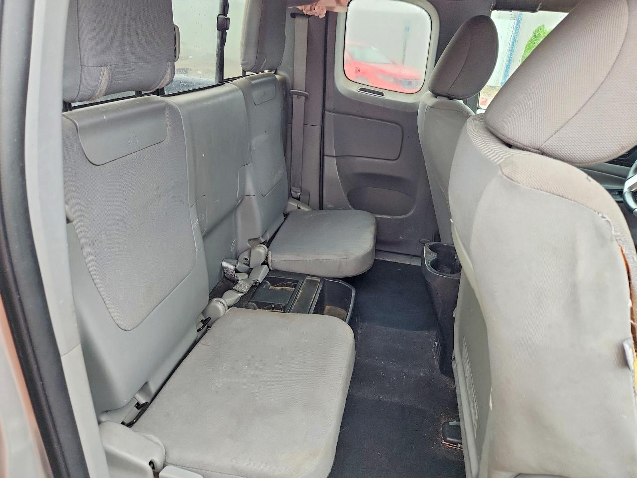 2015 Toyota Tacoma Access Cab Серебряный vin: 5TFUX4EN7FX039841