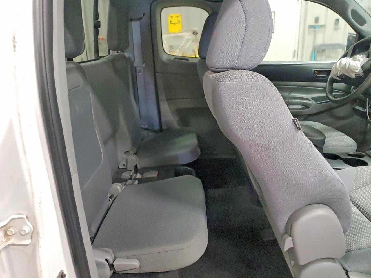 2012 Toyota Tacoma Base White vin: 5TFUX4EN8CX013616
