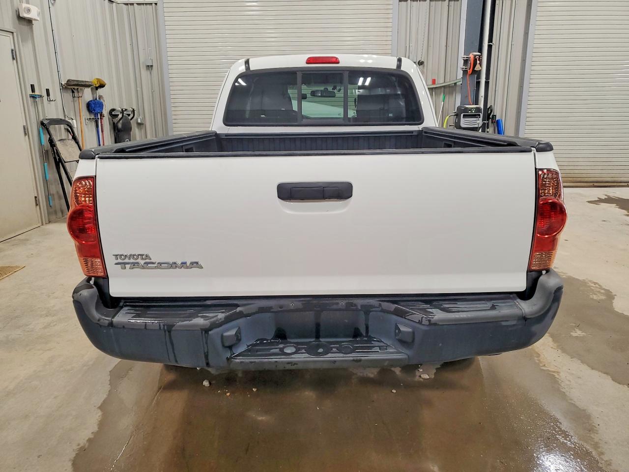 2012 Toyota Tacoma Base White vin: 5TFUX4EN8CX013616