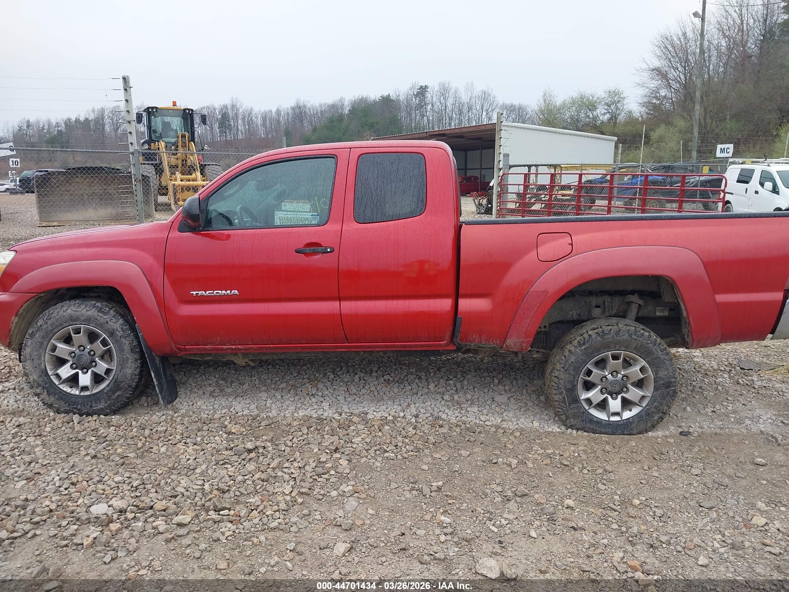 2012 Toyota Tacoma   Red vin: 5TFUX4EN9CX015858