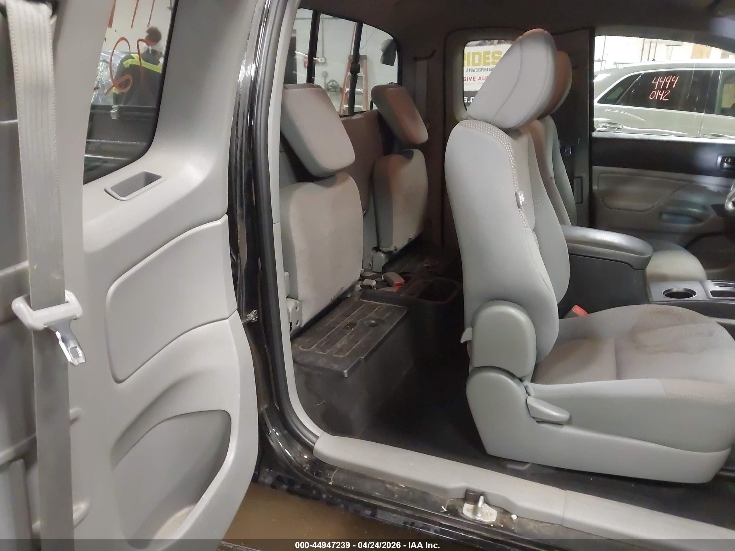 2013 Toyota Tacoma   Black vin: 5TFUX4EN9DX017840