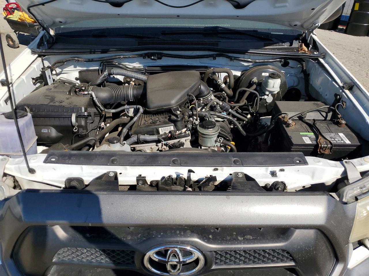 2014 Toyota Tacoma Access Cab Белый vin: 5TFUX4EN9EX025048