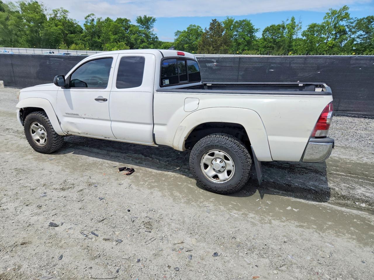 2014 Toyota Tacoma Access Cab White vin: 5TFUX4EN9EX027592