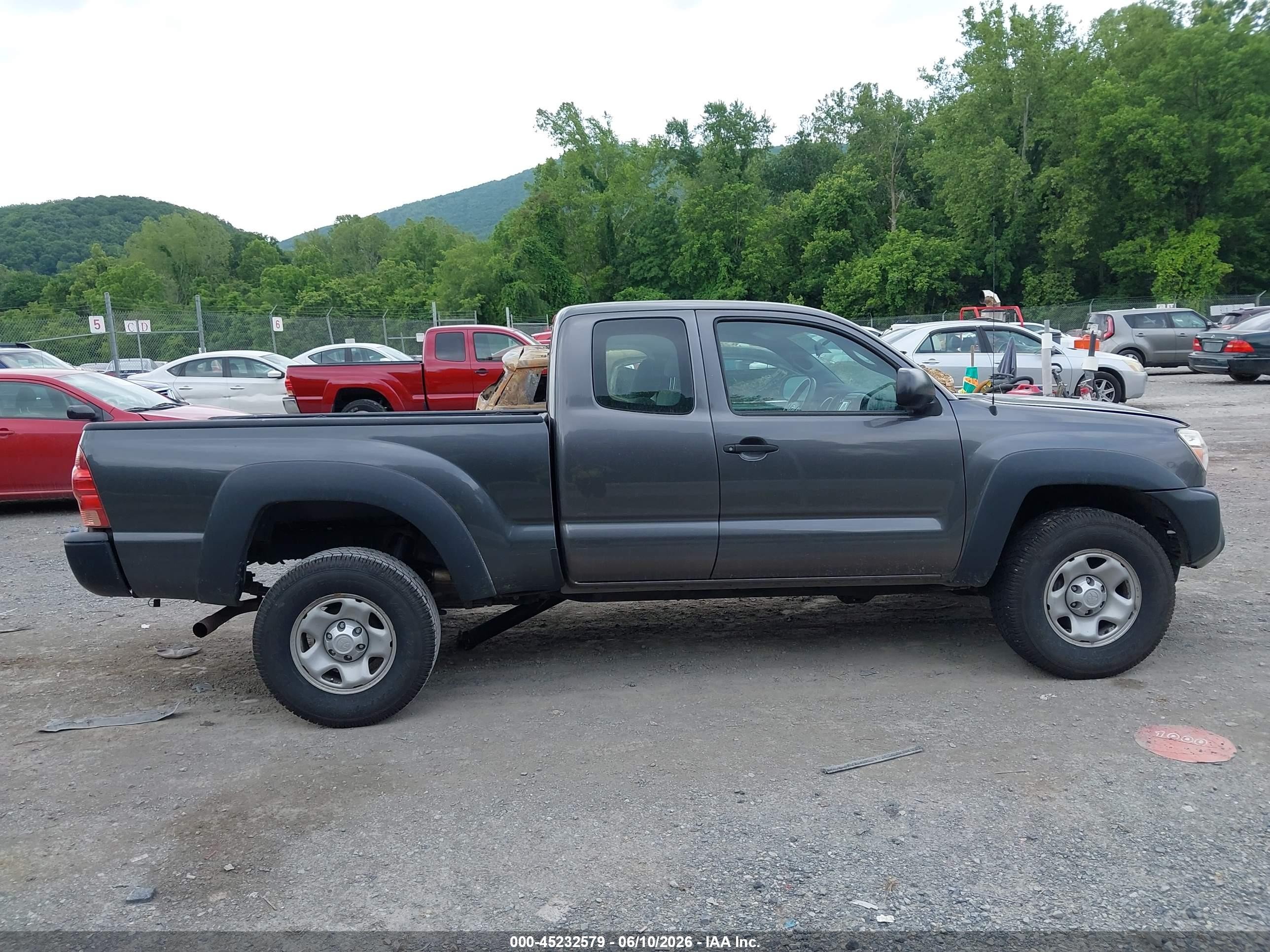 2015 Toyota Tacoma   Серый vin: 5TFUX4EN9FX031434