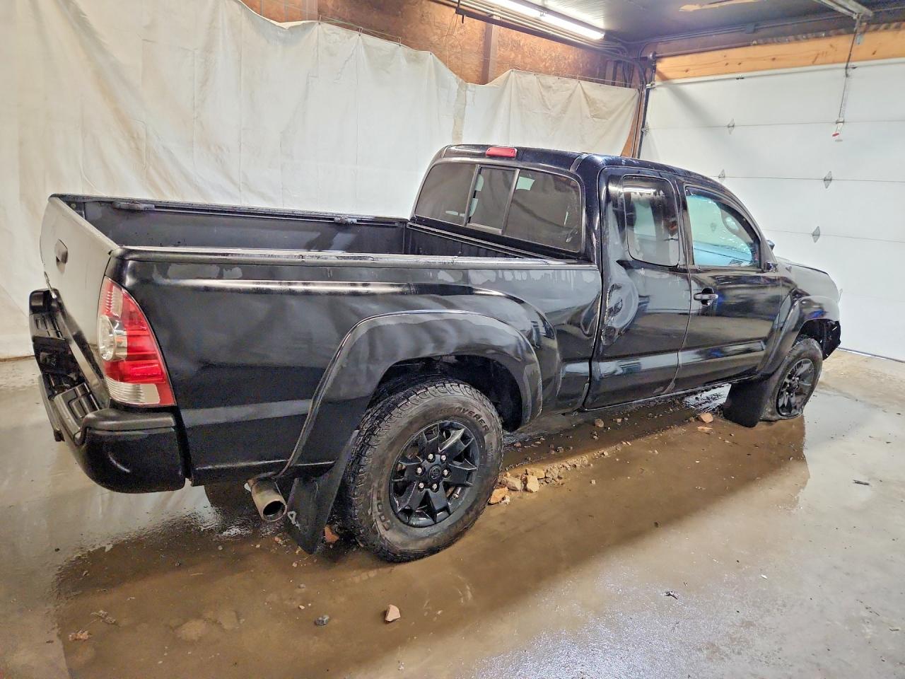 2015 Toyota Tacoma Base Black vin: 5TFUX4EN9FX035595