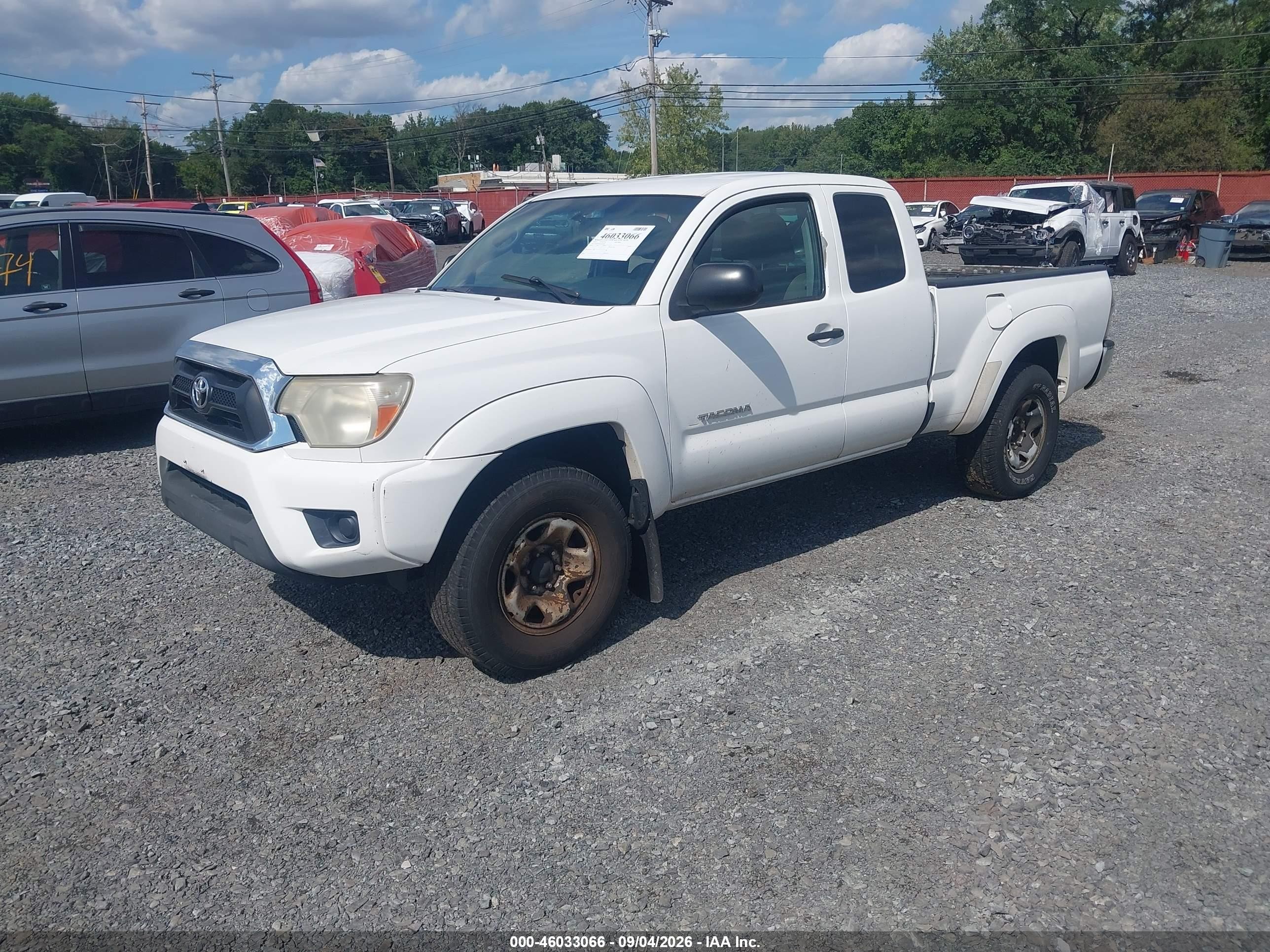 2012 Toyota Tacoma   White vin: 5TFUX4ENXCX014816