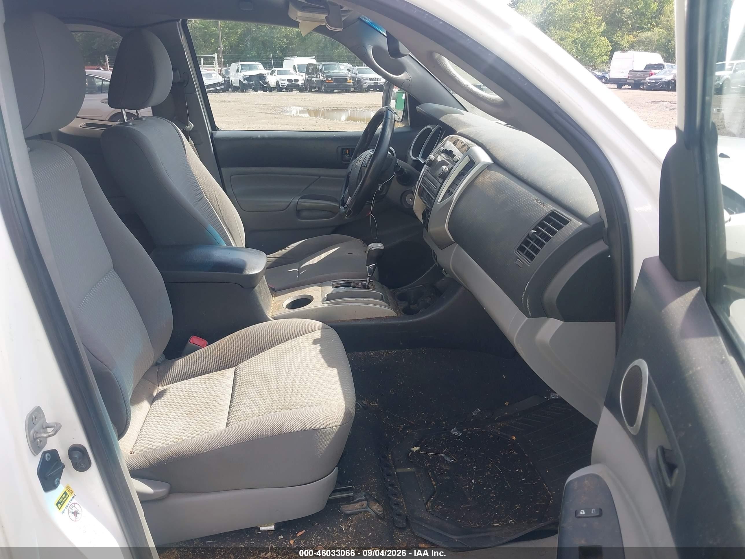2012 Toyota Tacoma   White vin: 5TFUX4ENXCX014816