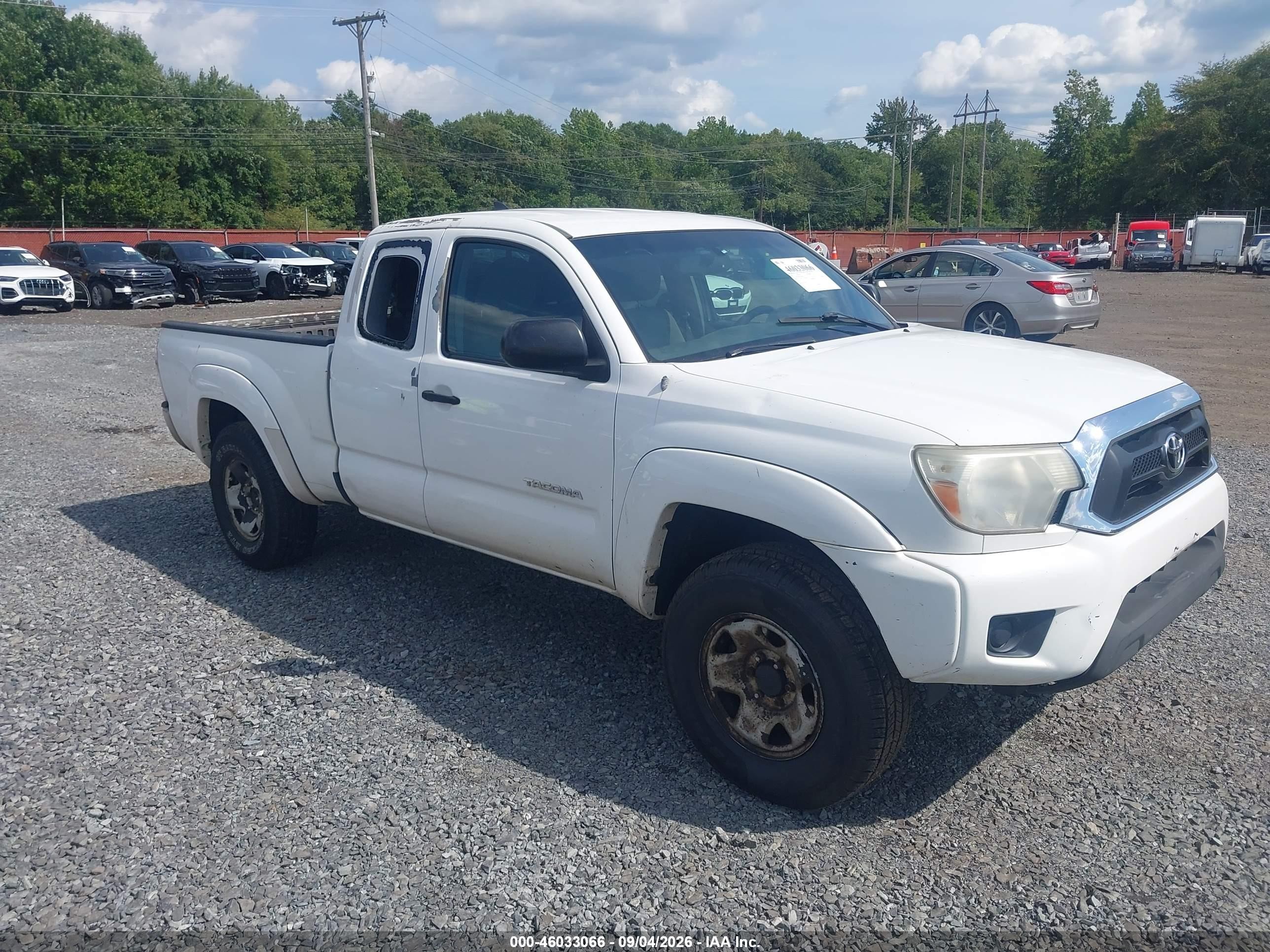 2012 Toyota Tacoma   White vin: 5TFUX4ENXCX014816
