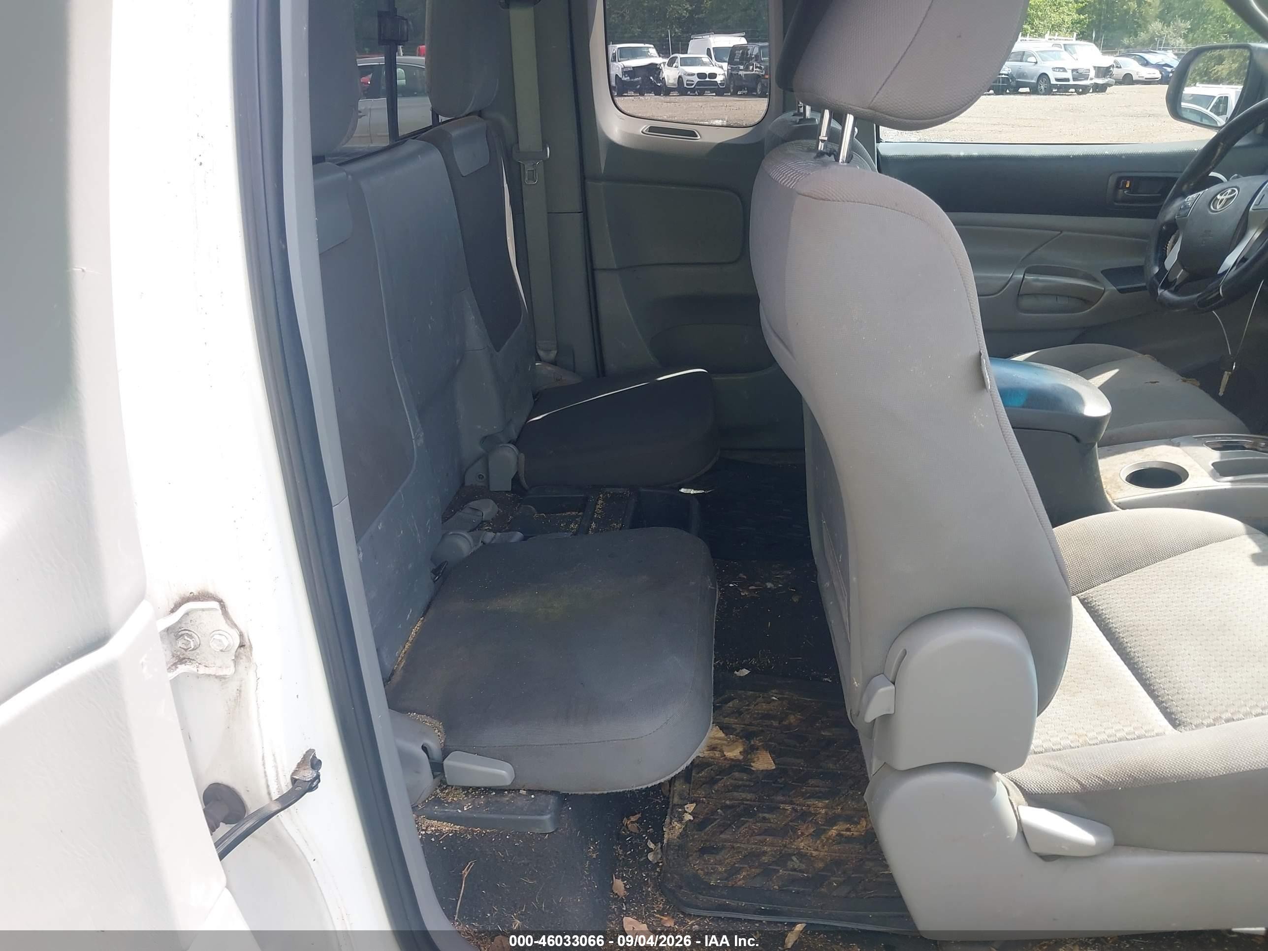 2012 Toyota Tacoma   White vin: 5TFUX4ENXCX014816