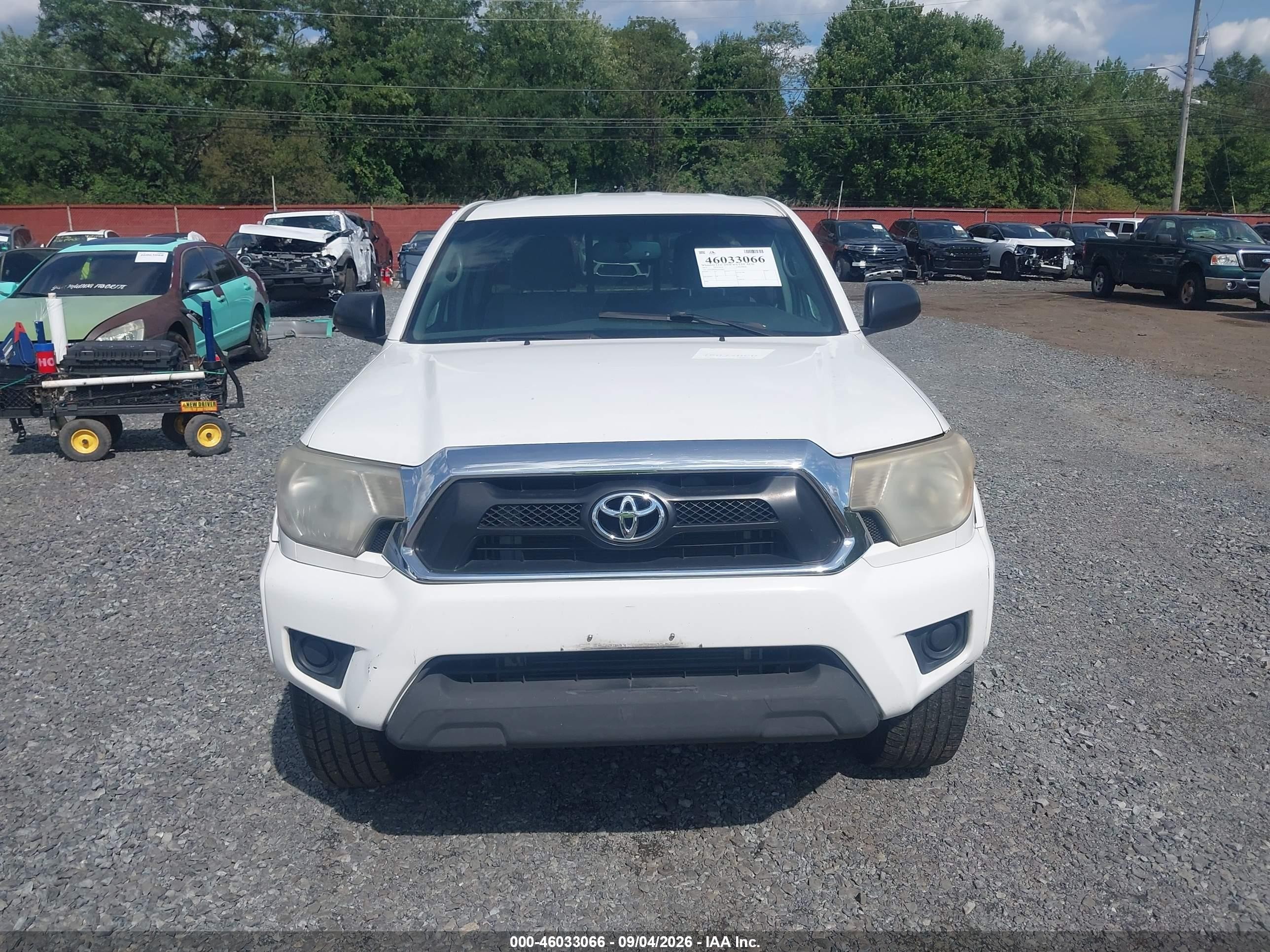 2012 Toyota Tacoma   White vin: 5TFUX4ENXCX014816