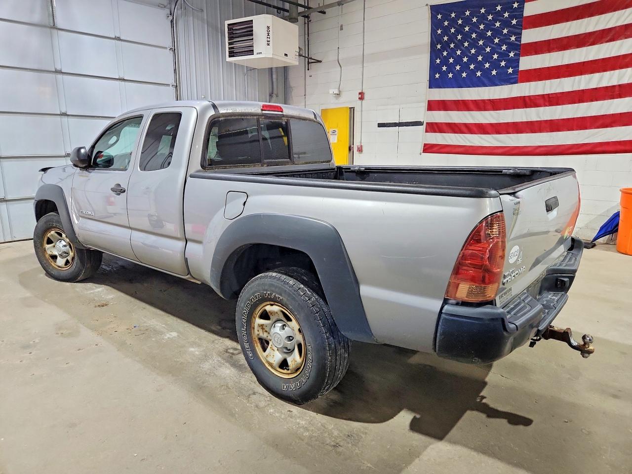 2015 Toyota Tacoma Access Cab Silver vin: 5TFUX4ENXFX038747