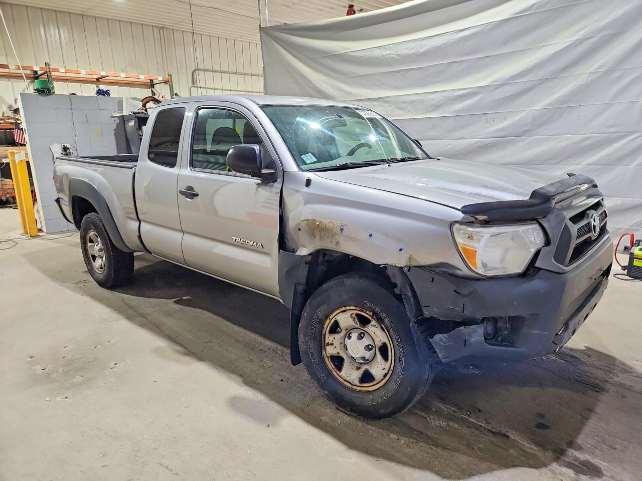 2015 Toyota Tacoma Access Cab Silver vin: 5TFUX4ENXFX038747