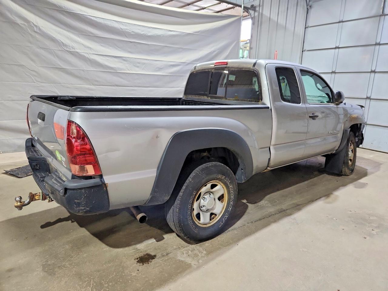 2015 Toyota Tacoma Access Cab Silver vin: 5TFUX4ENXFX038747