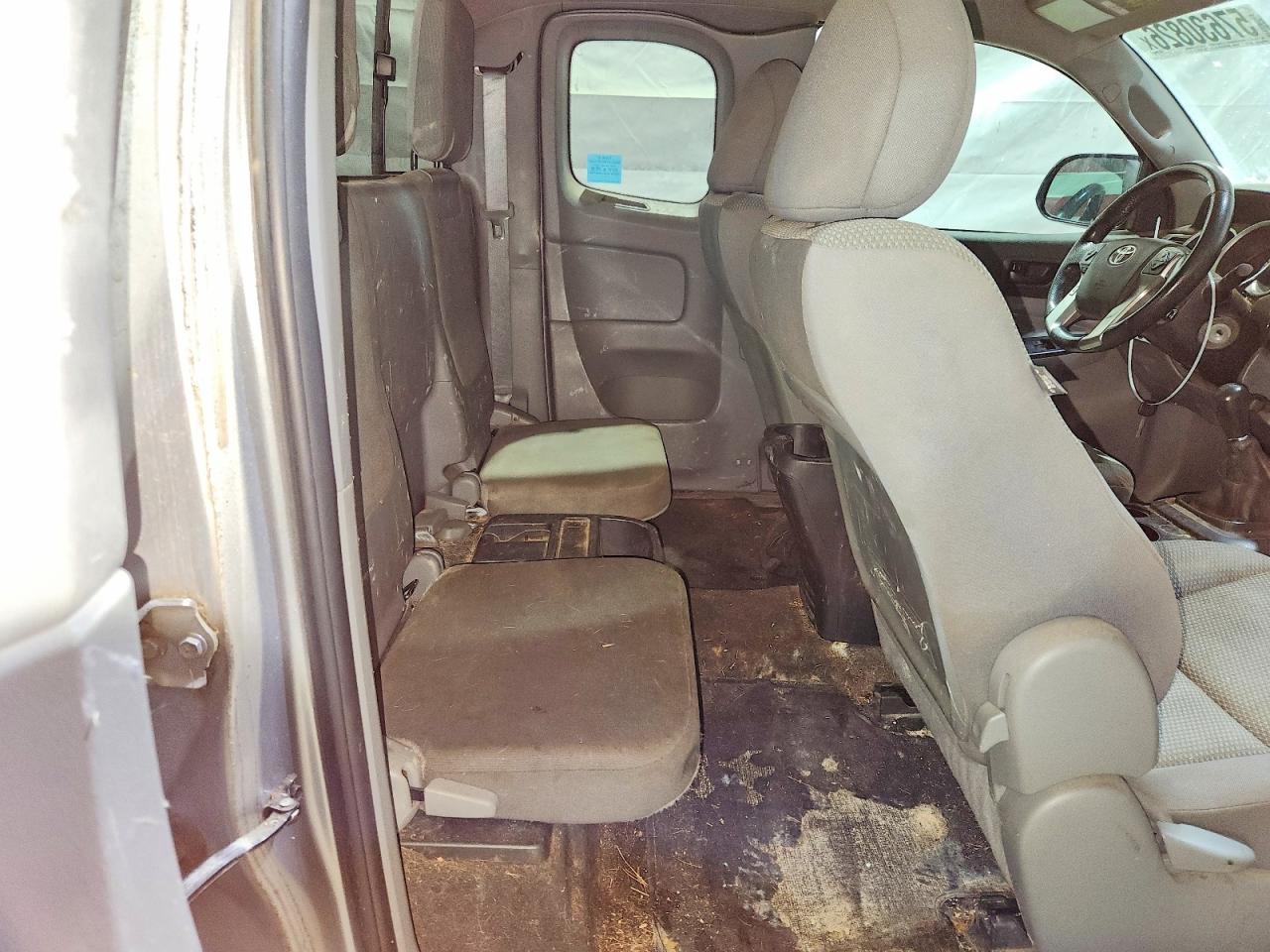 2015 Toyota Tacoma Access Cab Silver vin: 5TFUX4ENXFX038747