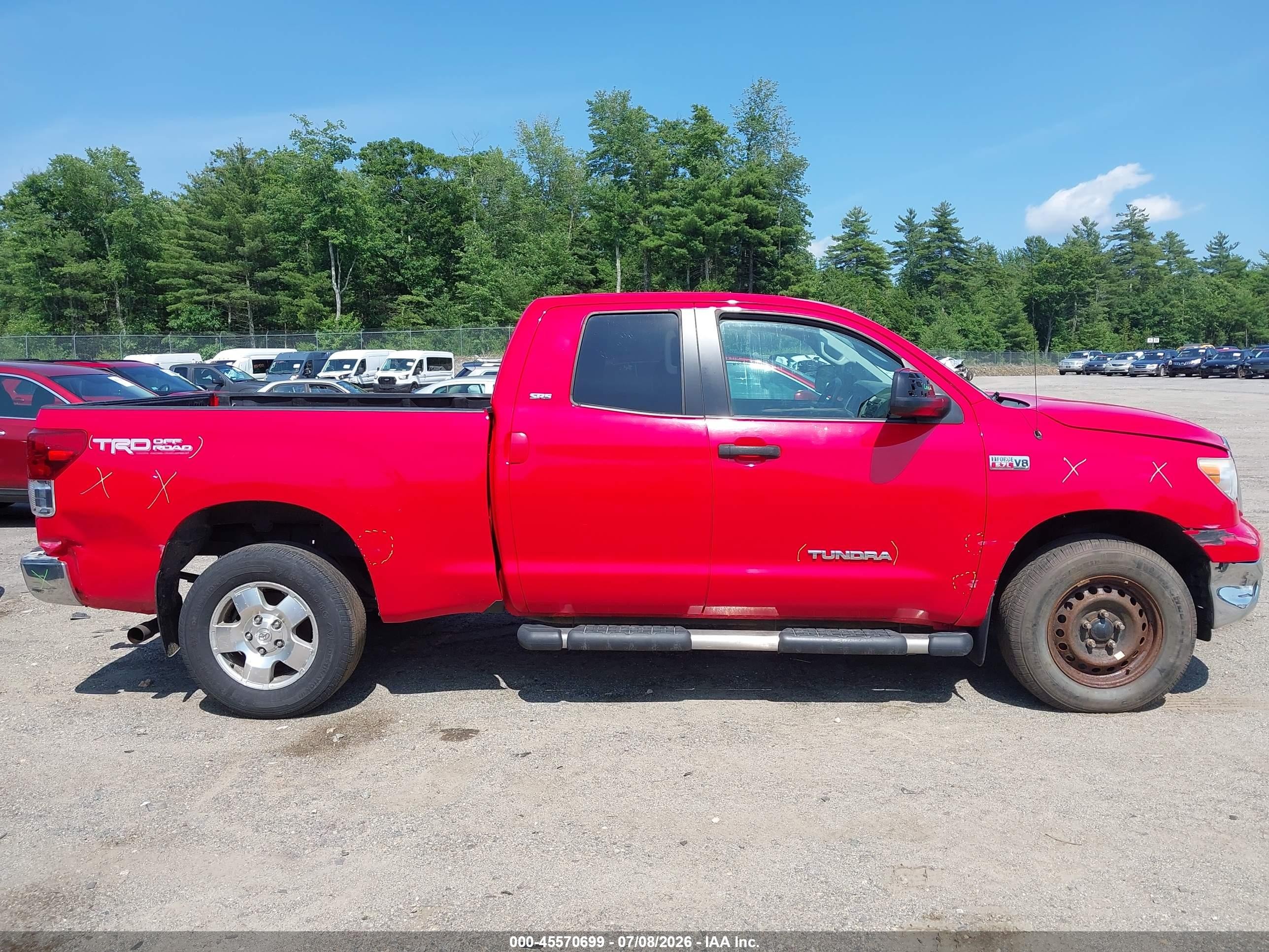 2013 Toyota Tundra Grade 5.7l V8 Red vin: 5TFUY5F10DX302800