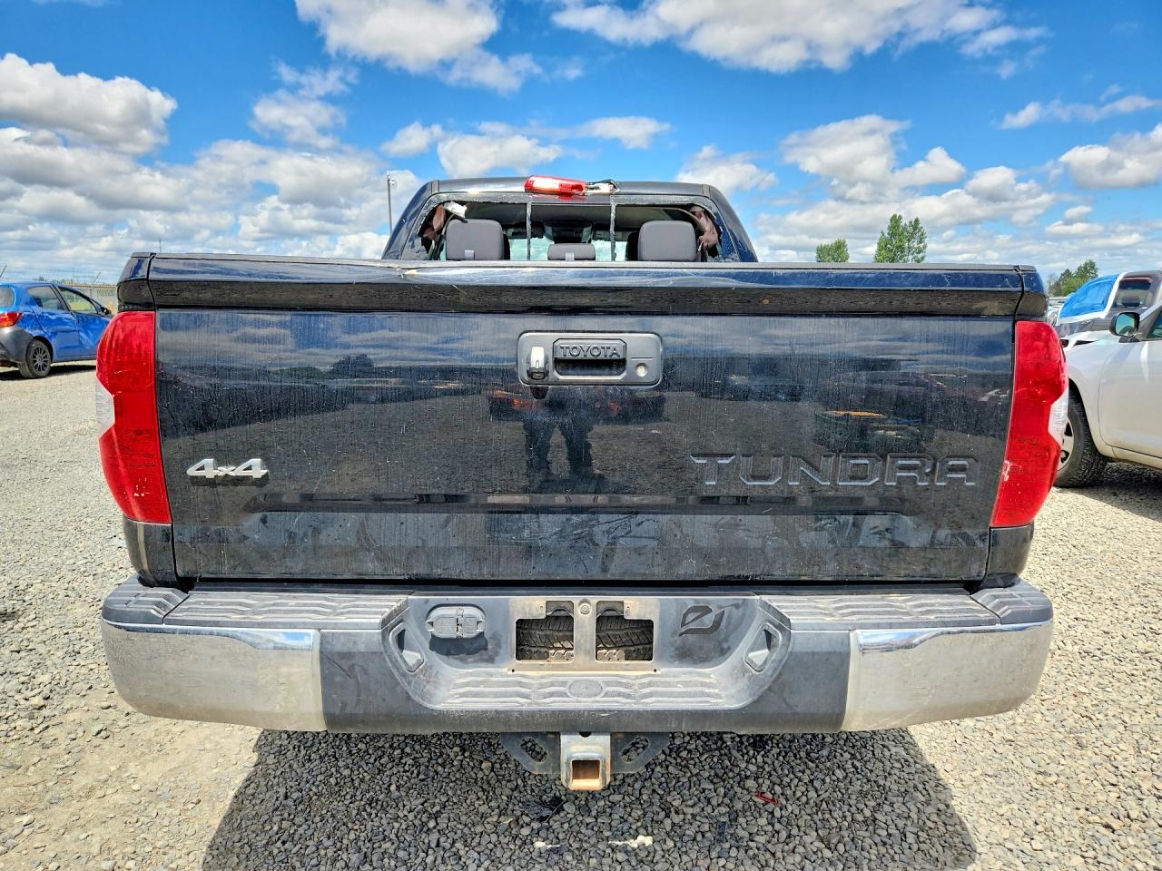 2018 Toyota Tundra Sr5 Gray vin: 5TFUY5F10JX690865