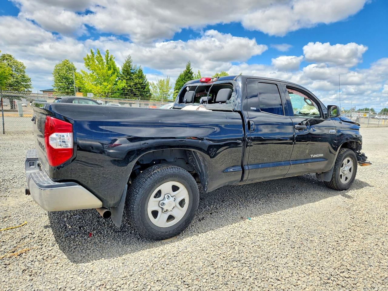 2018 Toyota Tundra Sr5 Gray vin: 5TFUY5F10JX690865