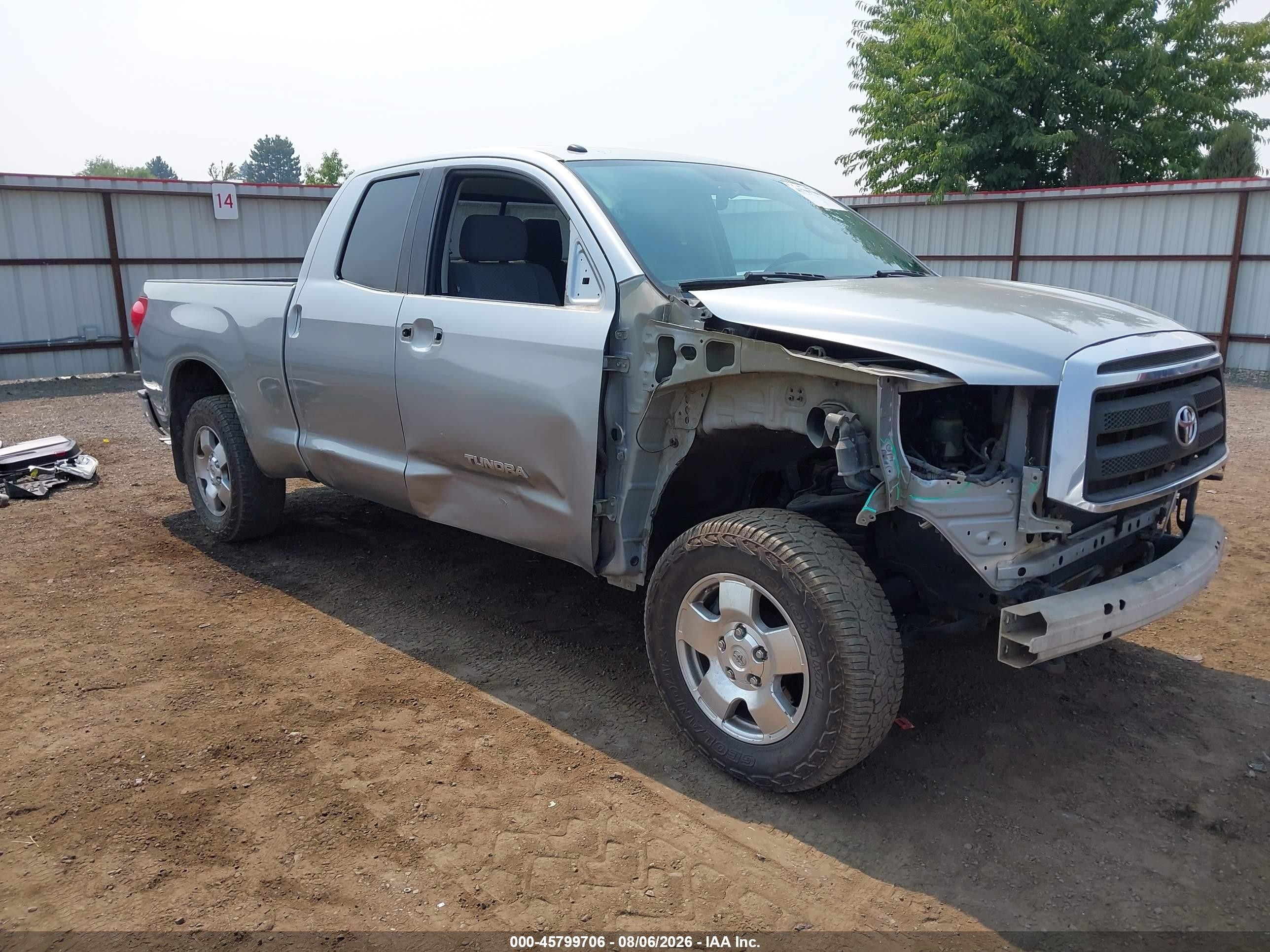 2013 Toyota Tundra Grade 5.7l V8 Silver vin: 5TFUY5F11DX311036