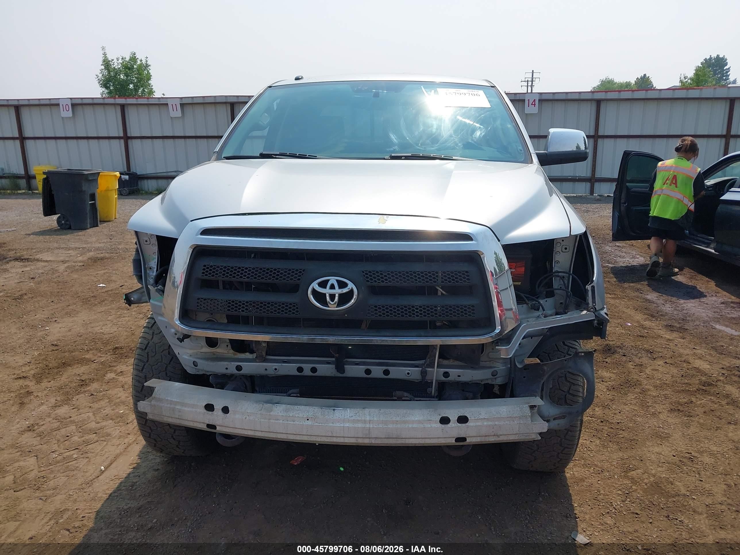 2013 Toyota Tundra Grade 5.7l V8 Silver vin: 5TFUY5F11DX311036