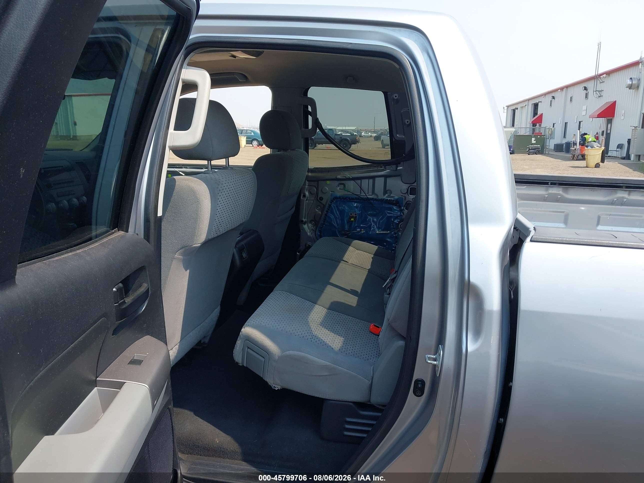 2013 Toyota Tundra Grade 5.7l V8 Silver vin: 5TFUY5F11DX311036