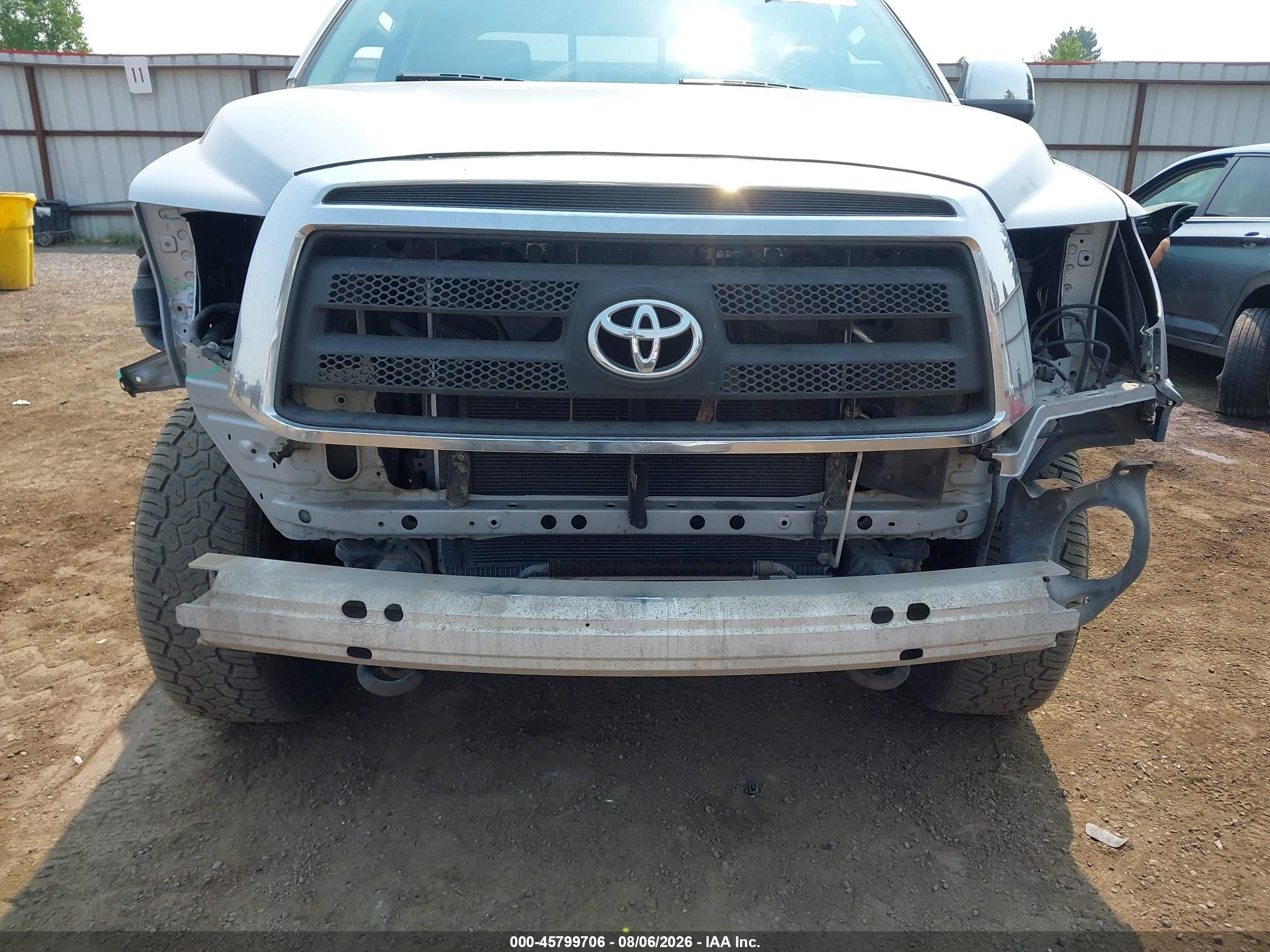 2013 Toyota Tundra Grade 5.7l V8 Silver vin: 5TFUY5F11DX311036