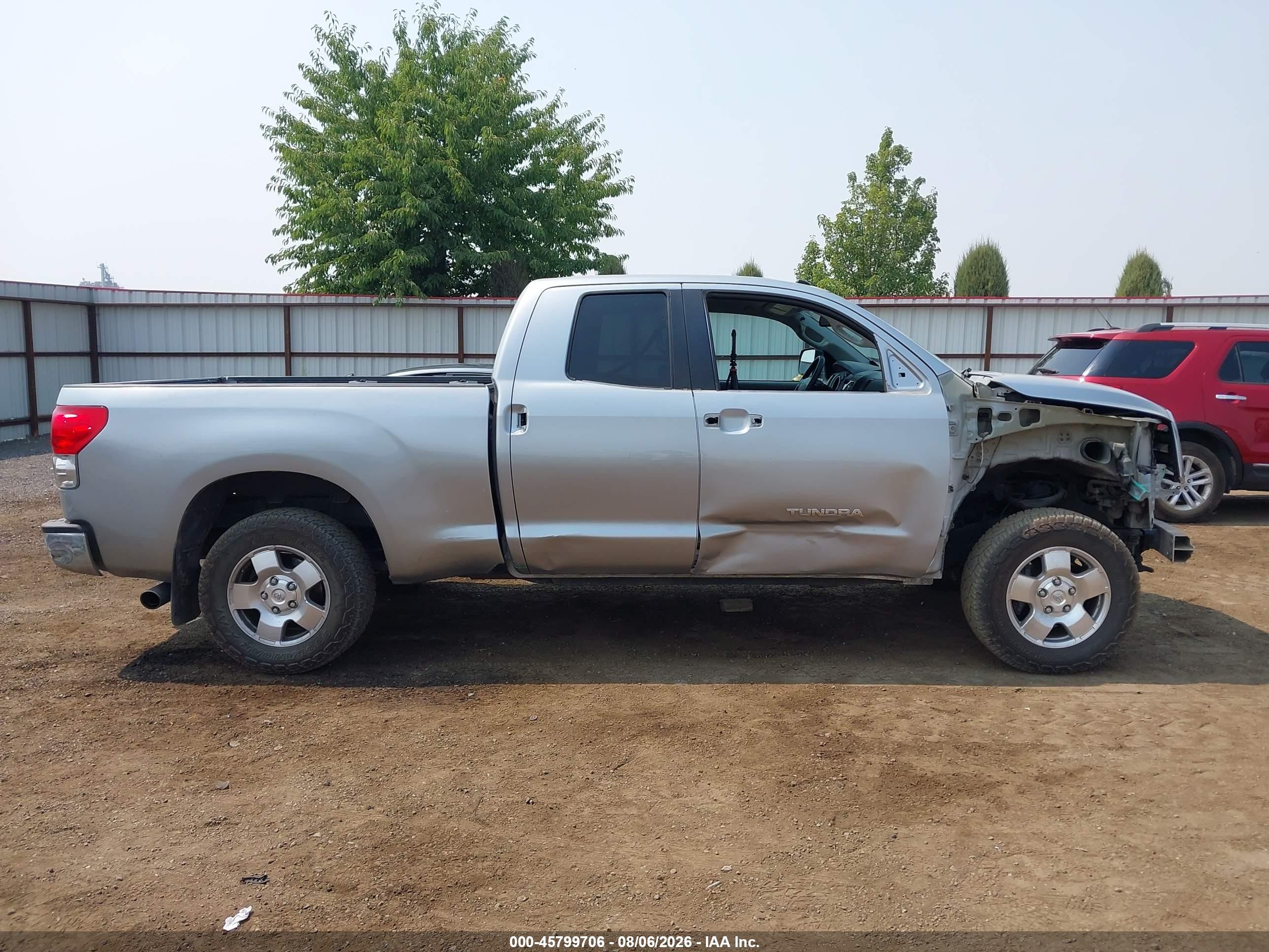 2013 Toyota Tundra Grade 5.7l V8 Silver vin: 5TFUY5F11DX311036