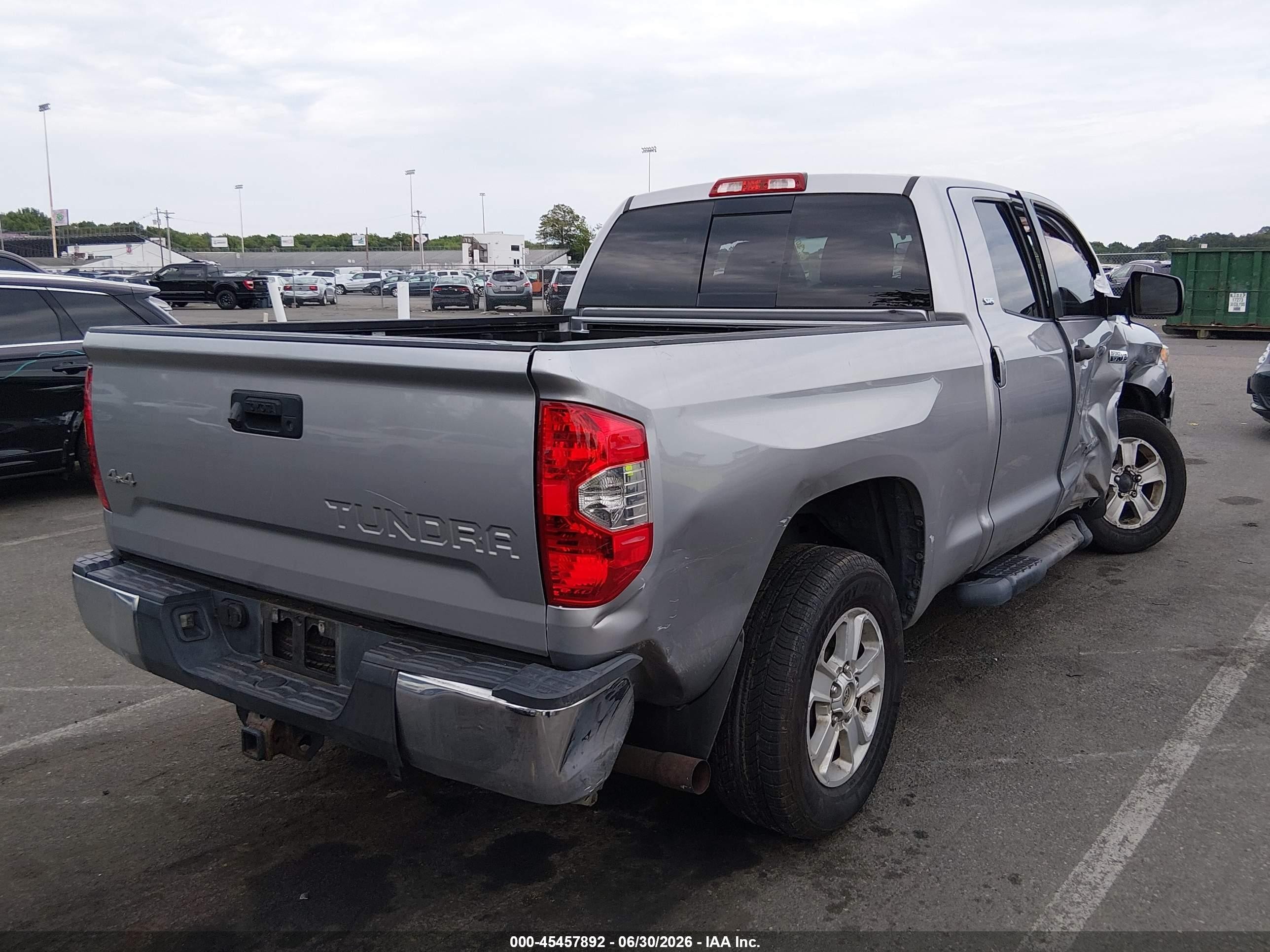 2014 Toyota Tundra Sr5 5.7l V8 Серебряный vin: 5TFUY5F11EX408786
