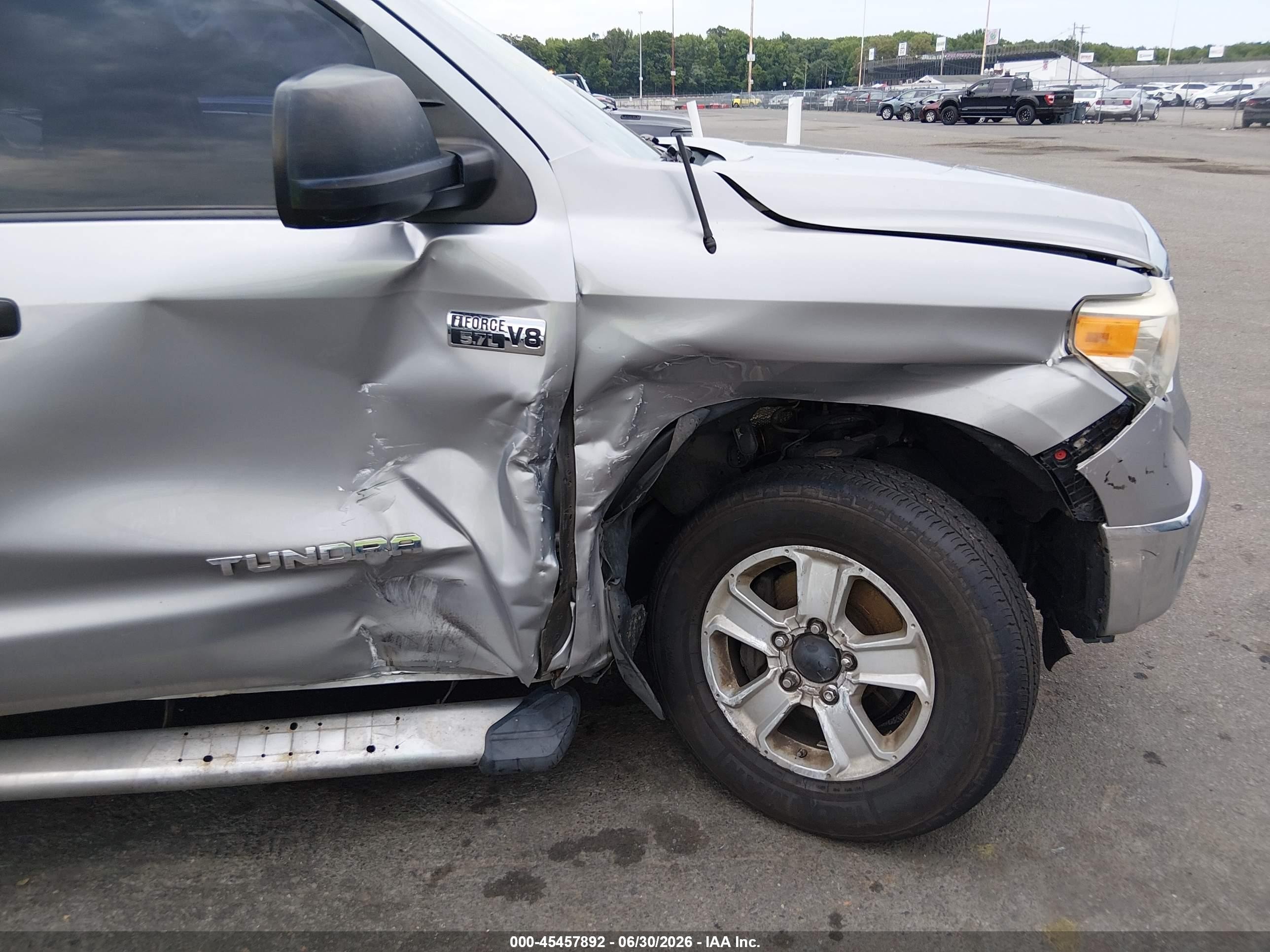2014 Toyota Tundra Sr5 5.7l V8 Серебряный vin: 5TFUY5F11EX408786