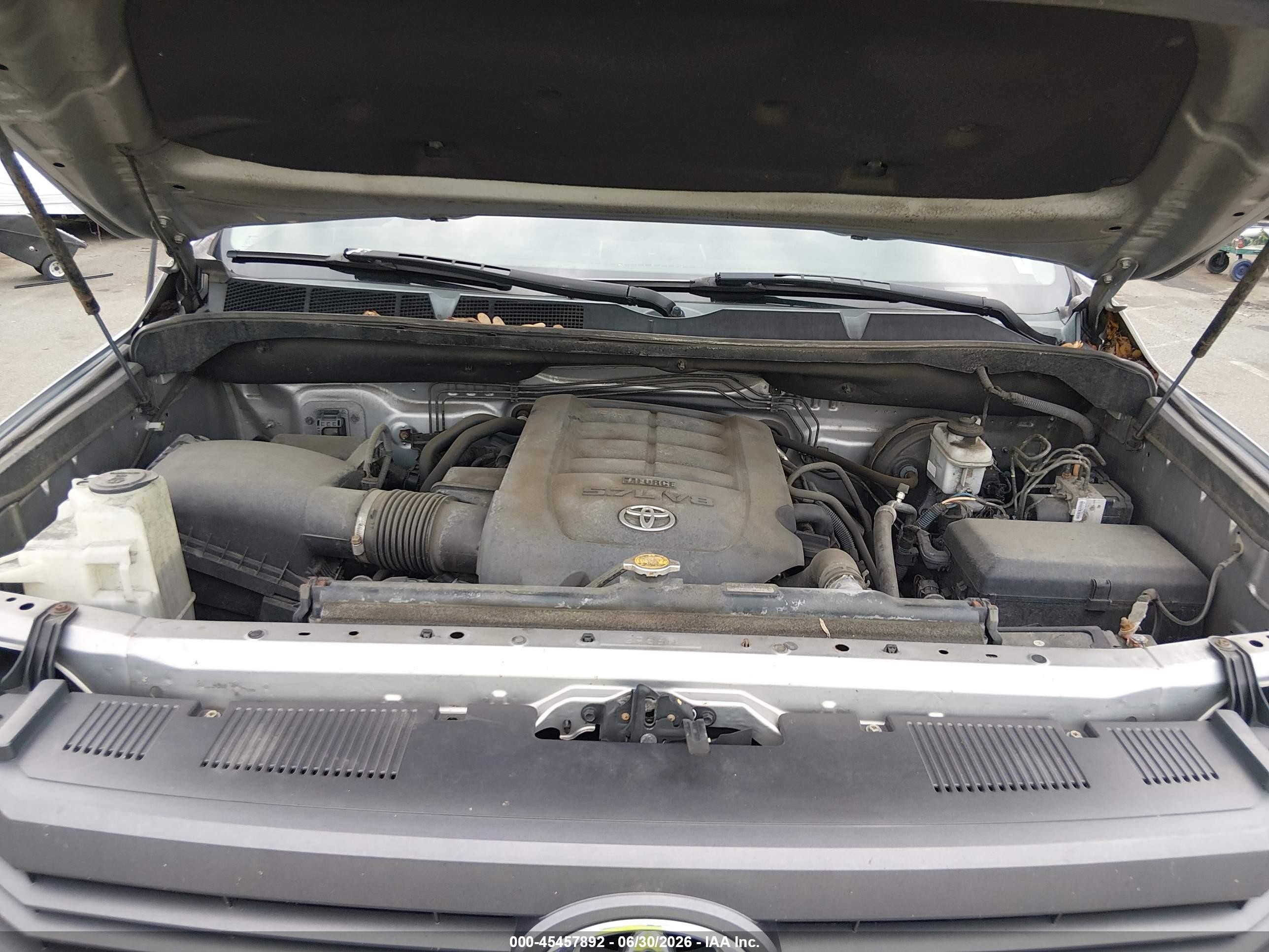 2014 Toyota Tundra Sr5 5.7l V8 Серебряный vin: 5TFUY5F11EX408786