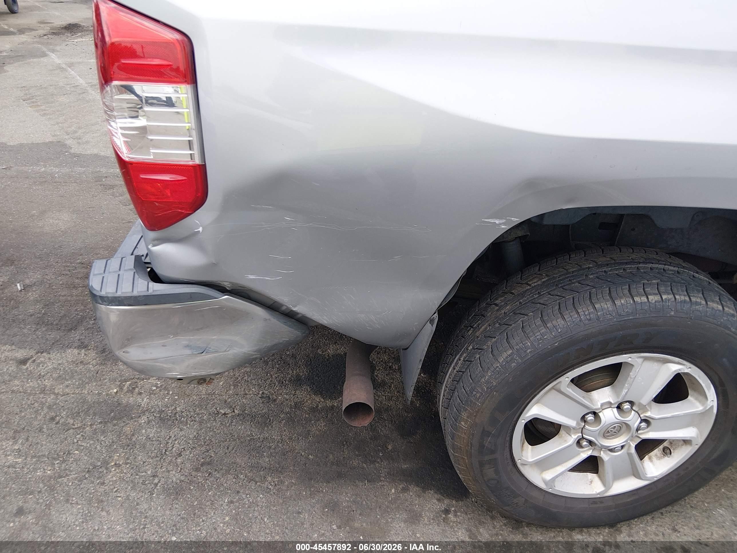 2014 Toyota Tundra Sr5 5.7l V8 Серебряный vin: 5TFUY5F11EX408786