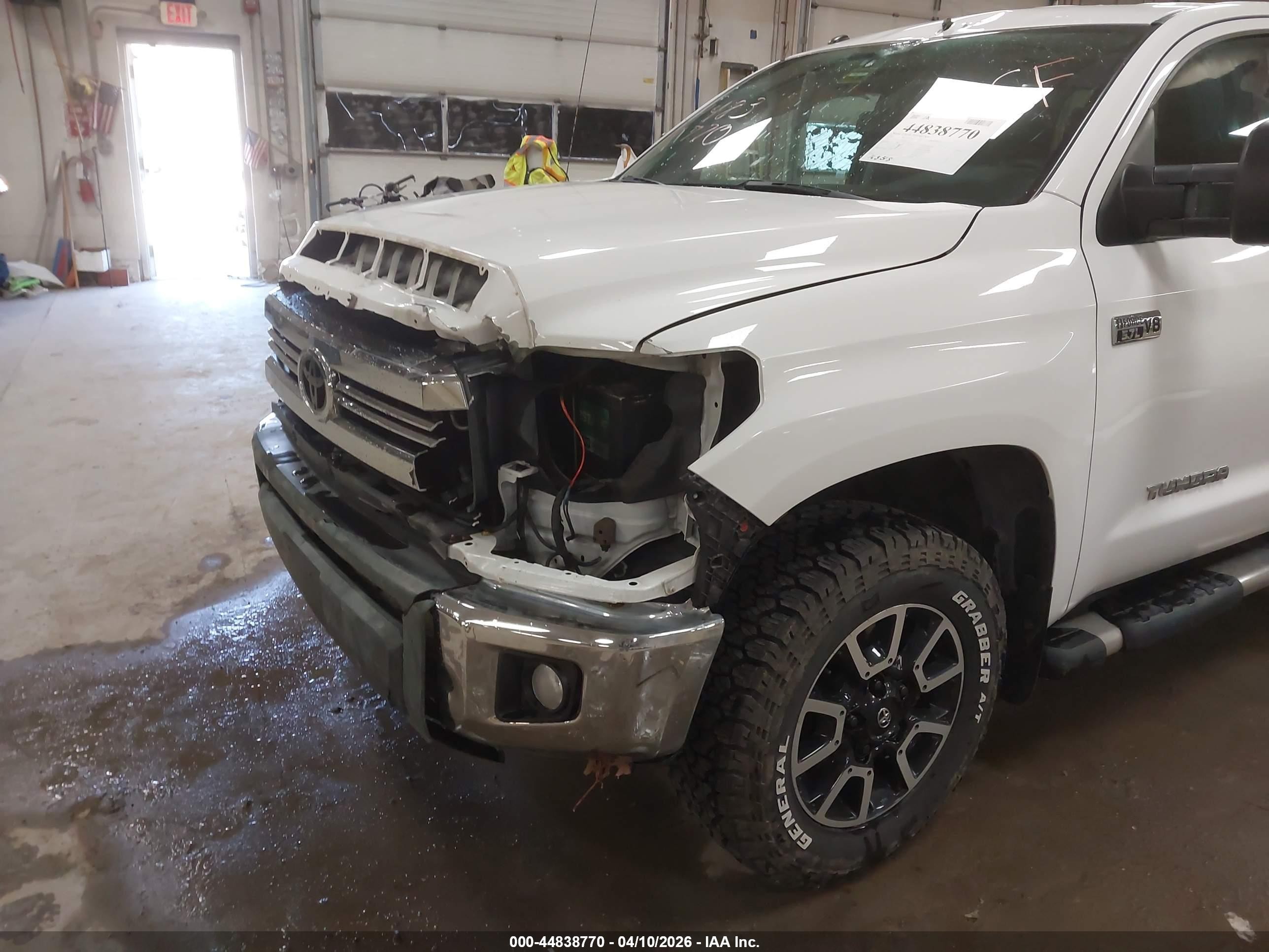 2015 Toyota Tundra Sr5 5.7l V8 White vin: 5TFUY5F11FX462073