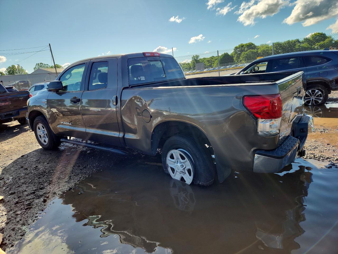 2010 Toyota Tundra Double Cab Sr5 Brown vin: 5TFUY5F12AX141149