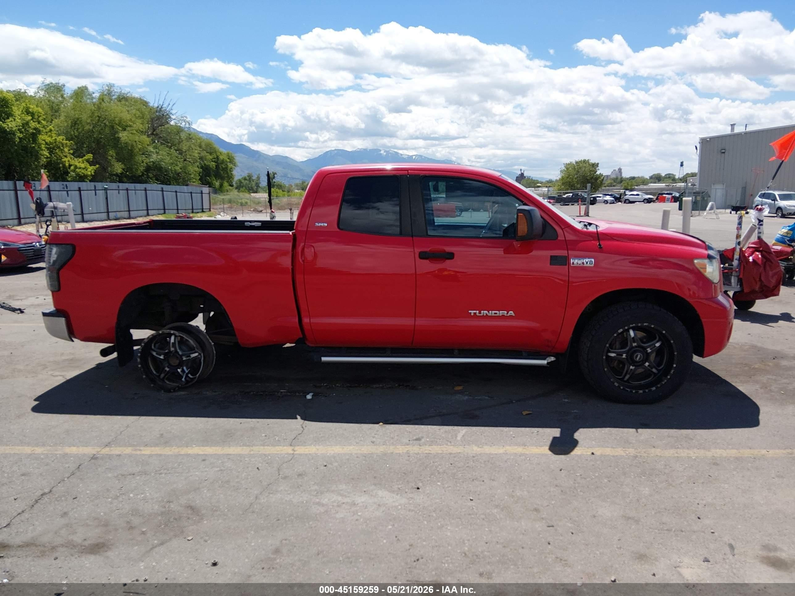 2010 Toyota Tundra Grade 5.7l V8 Красный vin: 5TFUY5F13AX117328