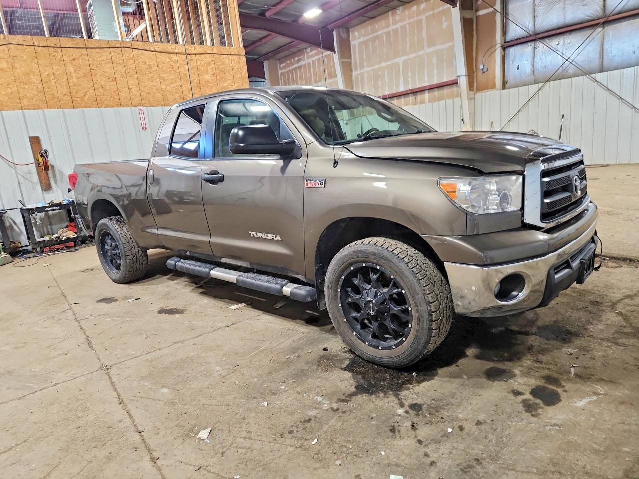 2011 Toyota Tundra Double Cab Sr5 Коричневый vin: 5TFUY5F13BX175991