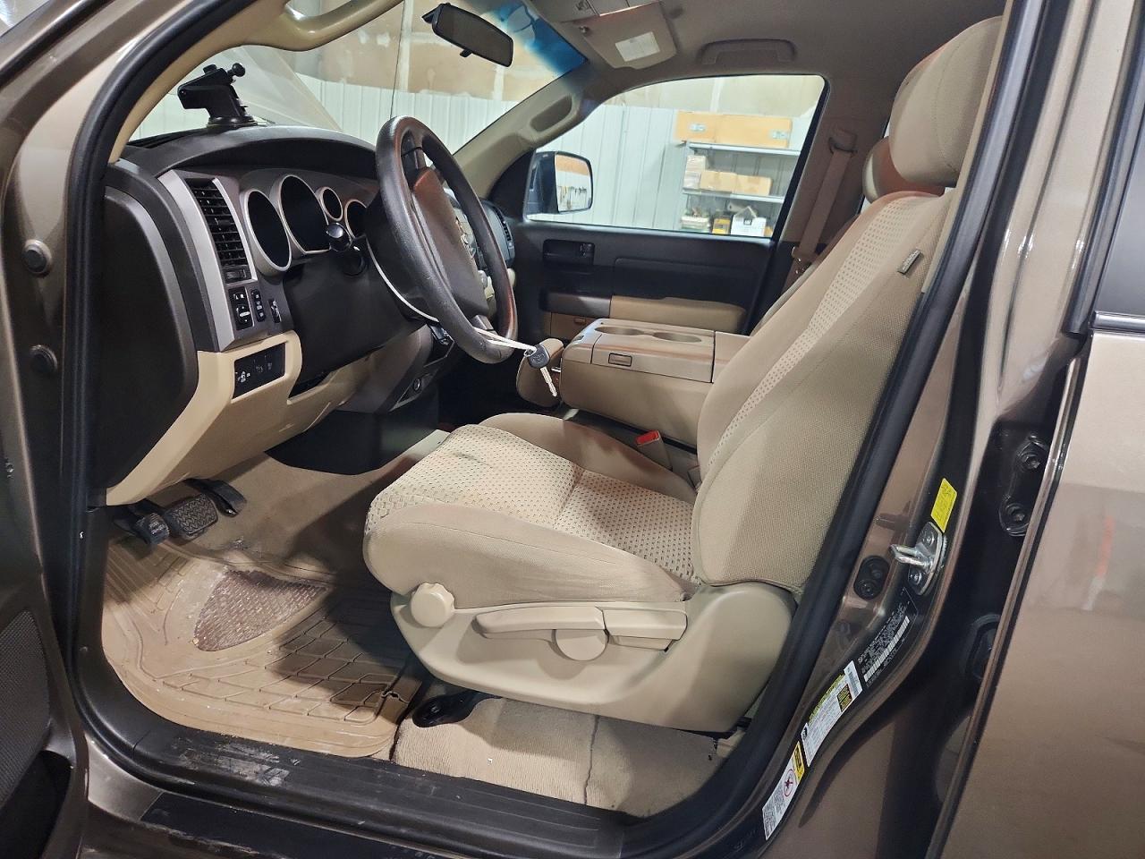 2011 Toyota Tundra Double Cab Sr5 Коричневый vin: 5TFUY5F13BX175991