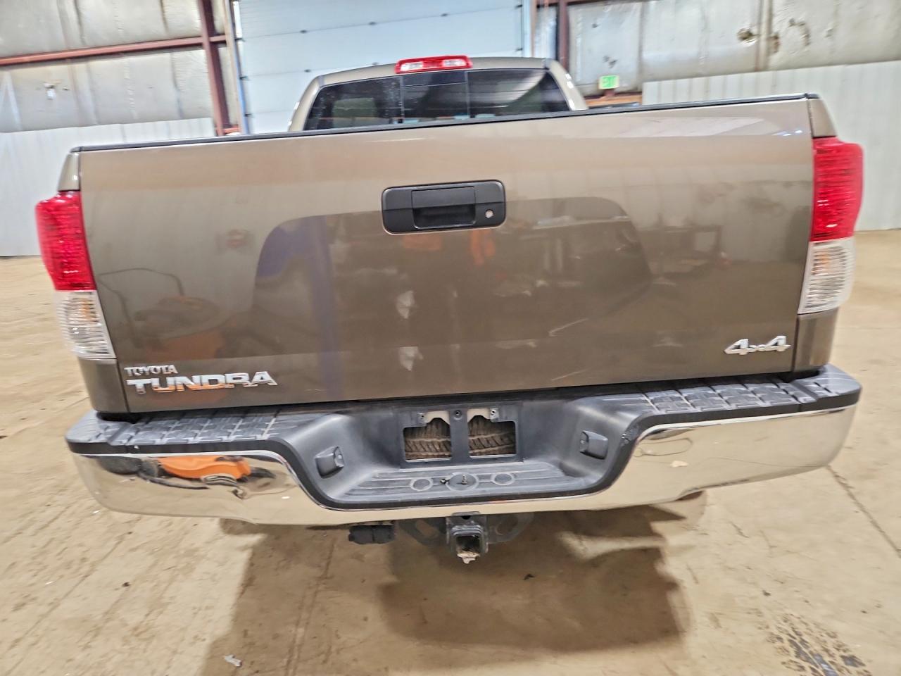 2011 Toyota Tundra Double Cab Sr5 Коричневый vin: 5TFUY5F13BX175991