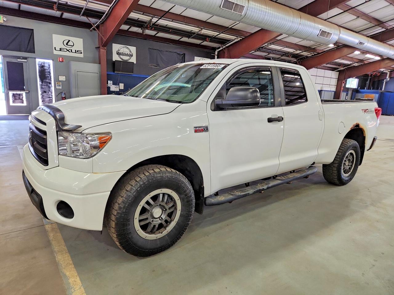 2011 Toyota Tundra Double Cab Sr5 White vin: 5TFUY5F13BX202820
