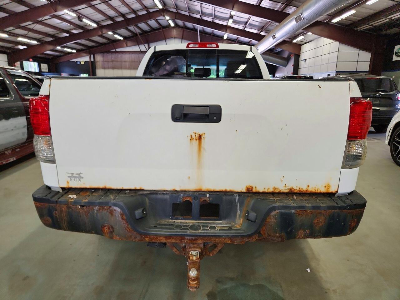 2011 Toyota Tundra Double Cab Sr5 White vin: 5TFUY5F13BX202820