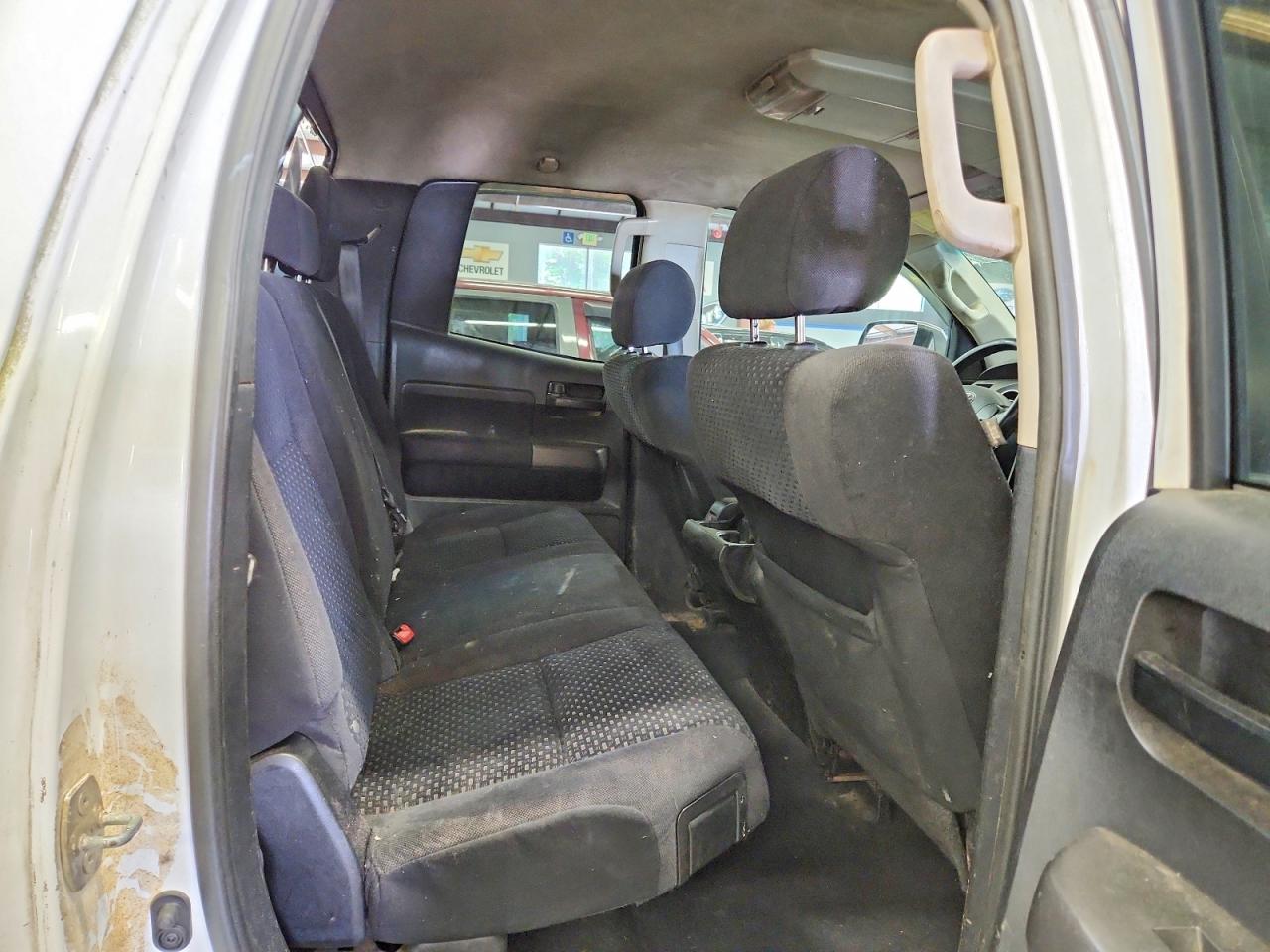 2011 Toyota Tundra Double Cab Sr5 White vin: 5TFUY5F13BX202820