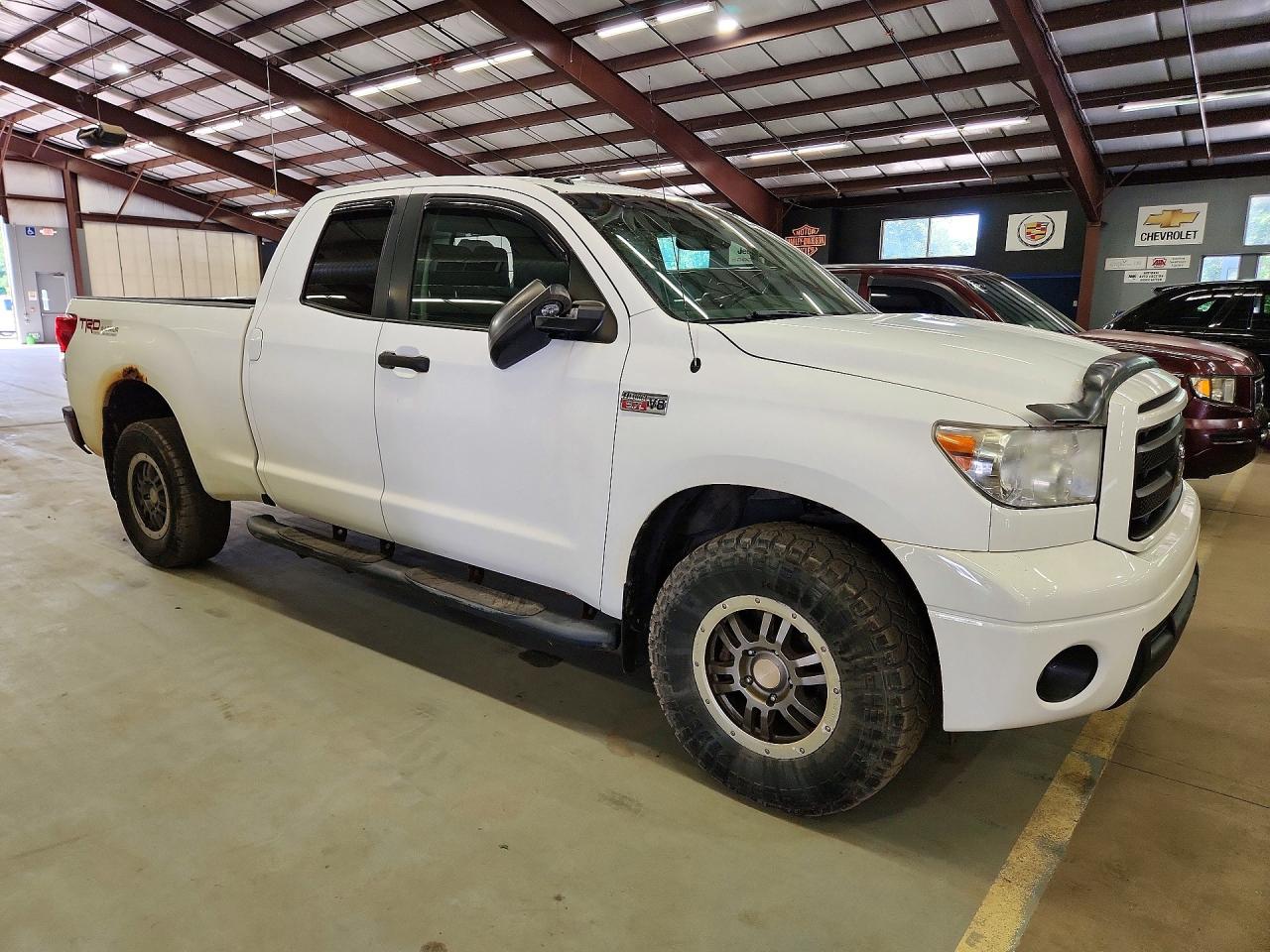 2011 Toyota Tundra Double Cab Sr5 White vin: 5TFUY5F13BX202820