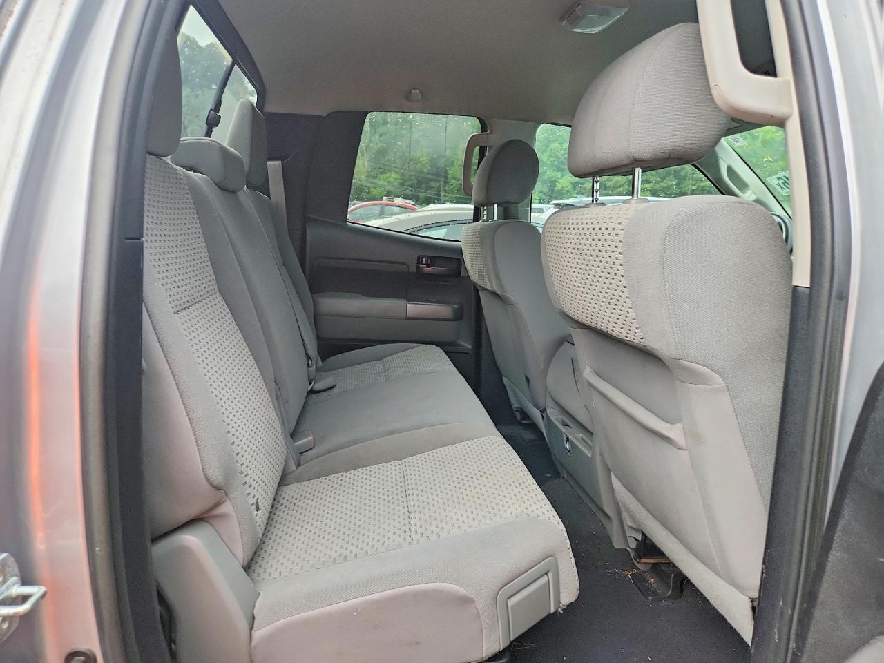 2013 Toyota Tundra Double Cab Sr5 Silver vin: 5TFUY5F13DX295809