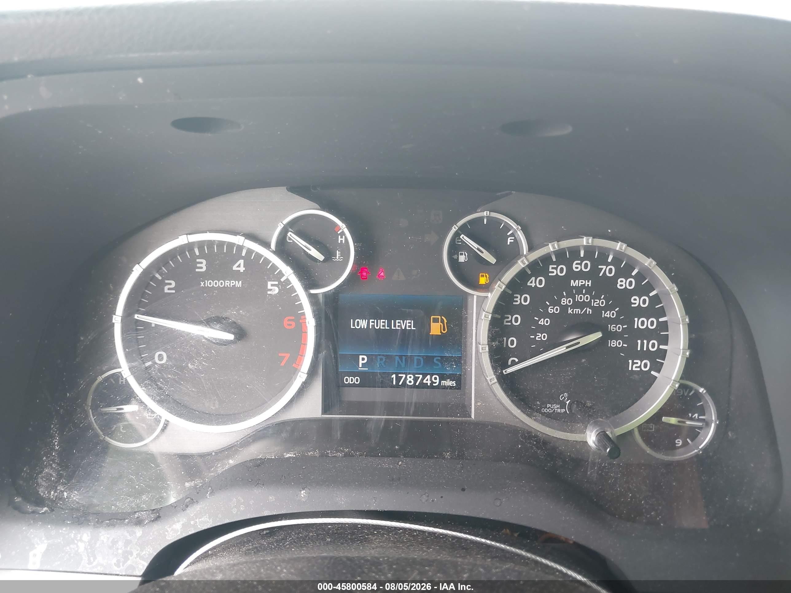 2014 Toyota Tundra Sr5 5.7l V8 Red vin: 5TFUY5F13EX338918