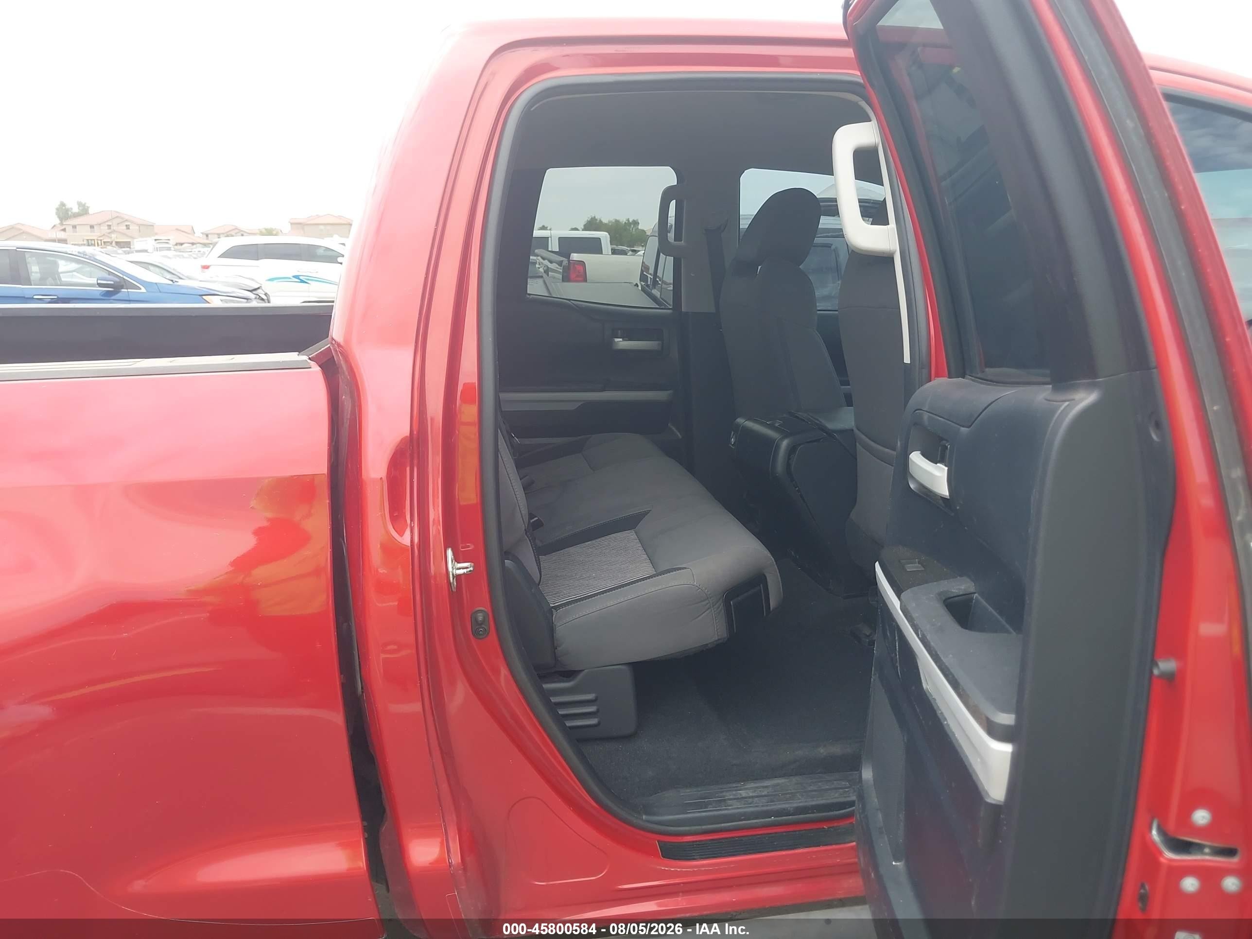 2014 Toyota Tundra Sr5 5.7l V8 Red vin: 5TFUY5F13EX338918