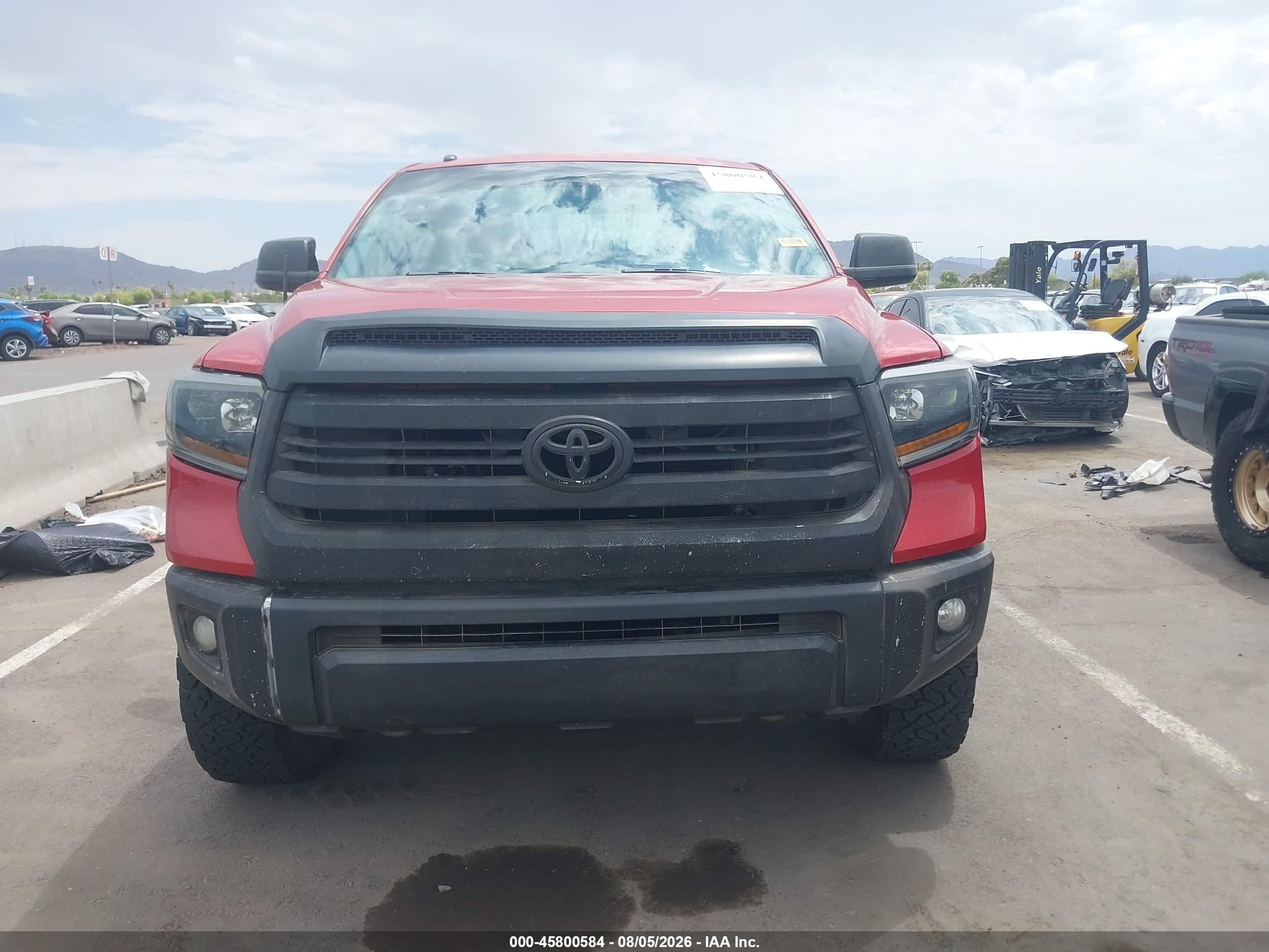 2014 Toyota Tundra Sr5 5.7l V8 Red vin: 5TFUY5F13EX338918