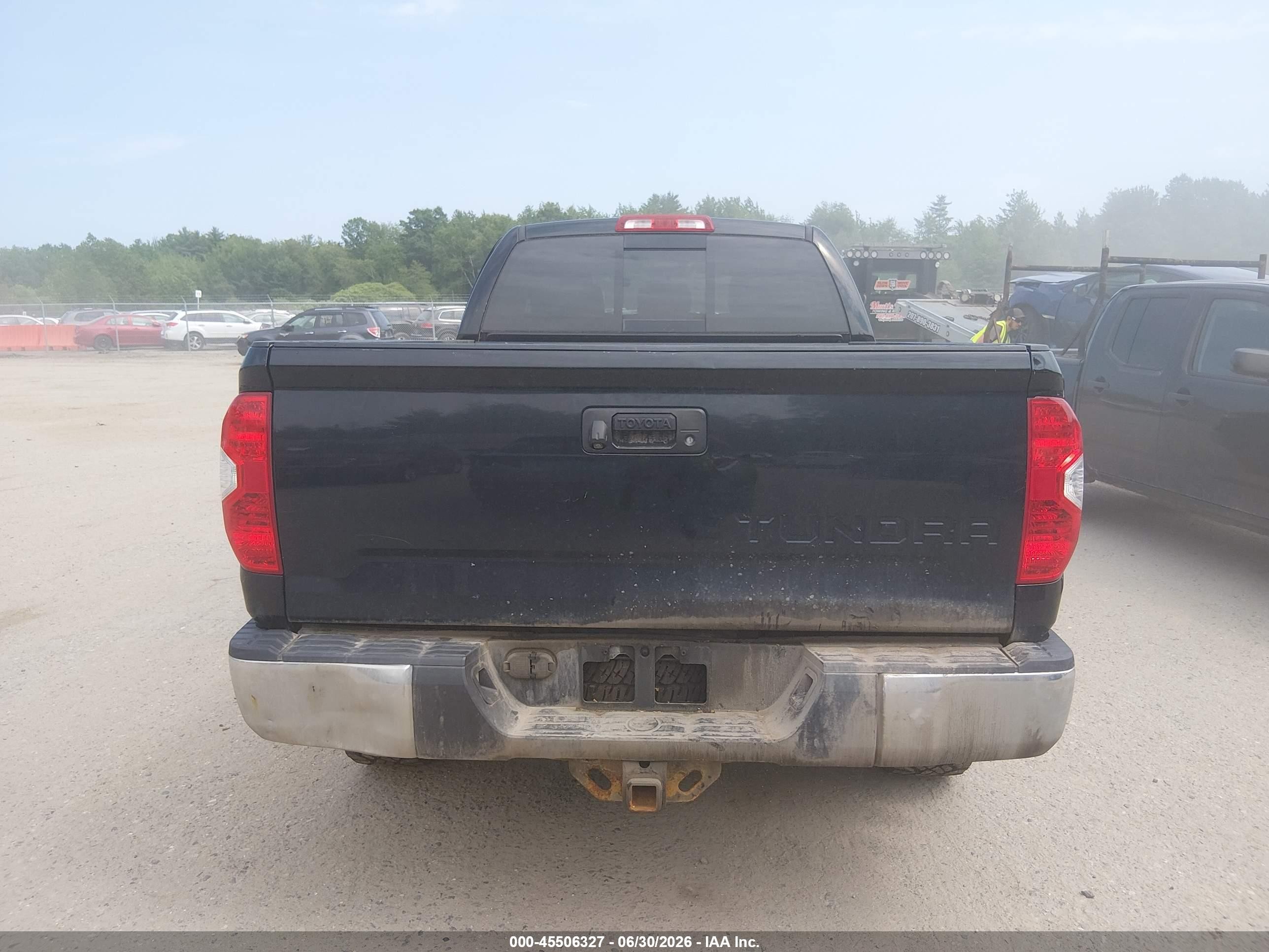 2015 Toyota Tundra Sr5 5.7l V8 Black vin: 5TFUY5F13FX450216