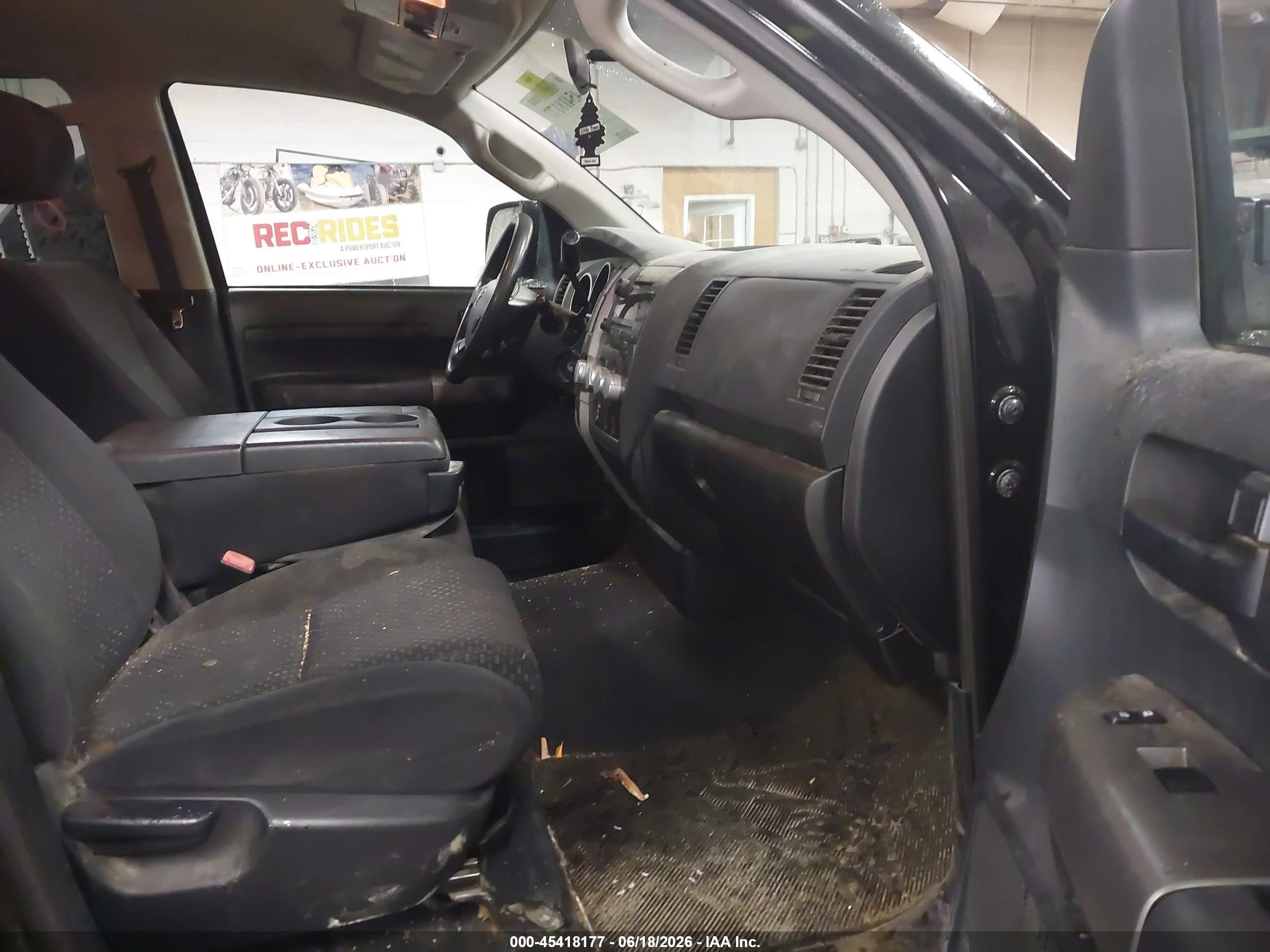 2012 Toyota Tundra Grade 5.7l V8 Черный vin: 5TFUY5F14CX231471