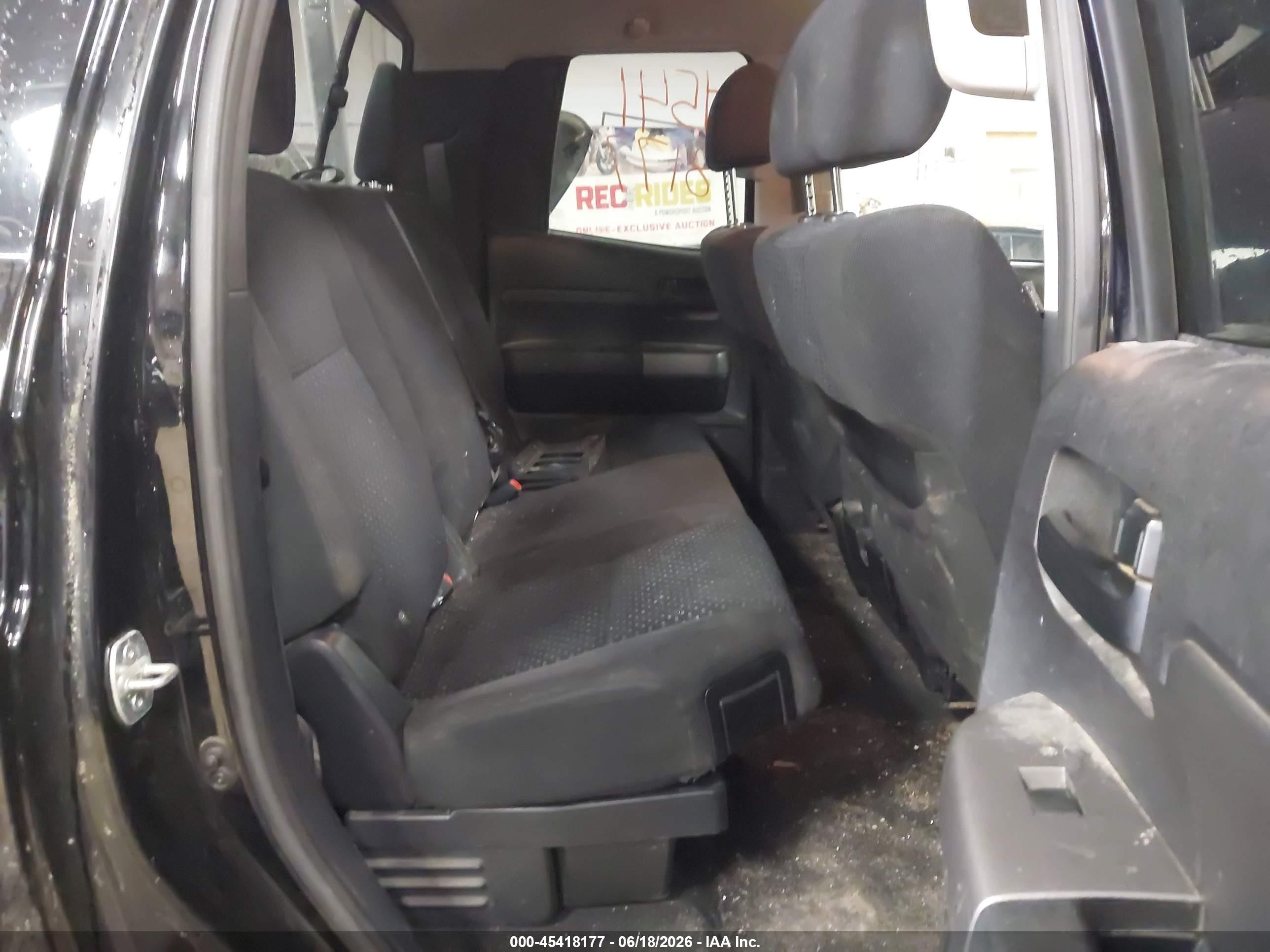 2012 Toyota Tundra Grade 5.7l V8 Черный vin: 5TFUY5F14CX231471