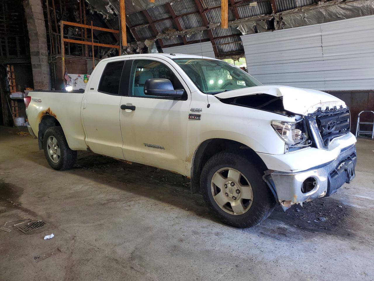 2010 Toyota Tundra Double Cab Sr5 White vin: 5TFUY5F15AX144207