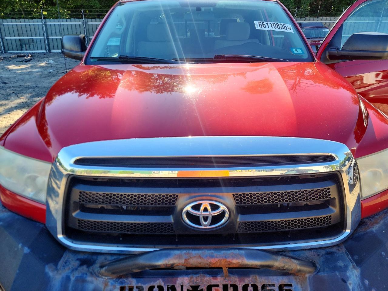 2011 Toyota Tundra Double Cab Sr5 Red vin: 5TFUY5F15BX199709