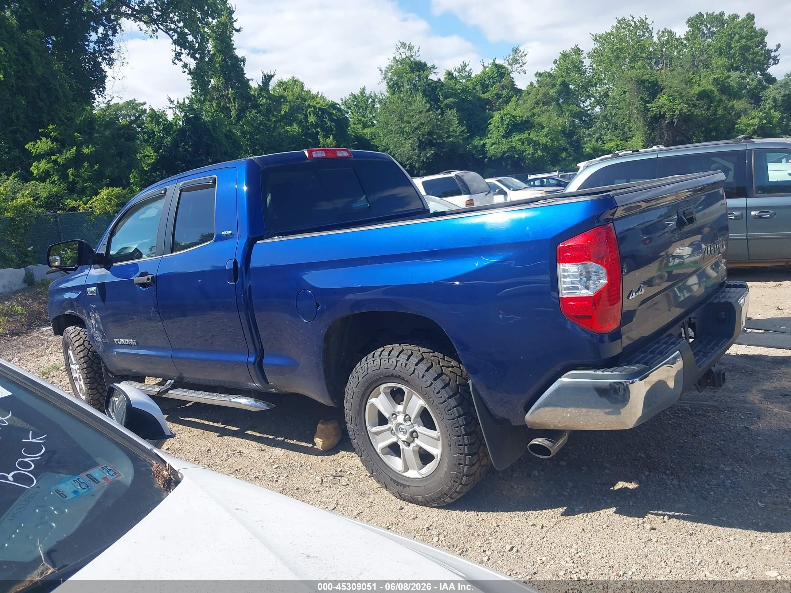 2015 Toyota Tundra Sr5 5.7l V8 Blue vin: 5TFUY5F15FX456177